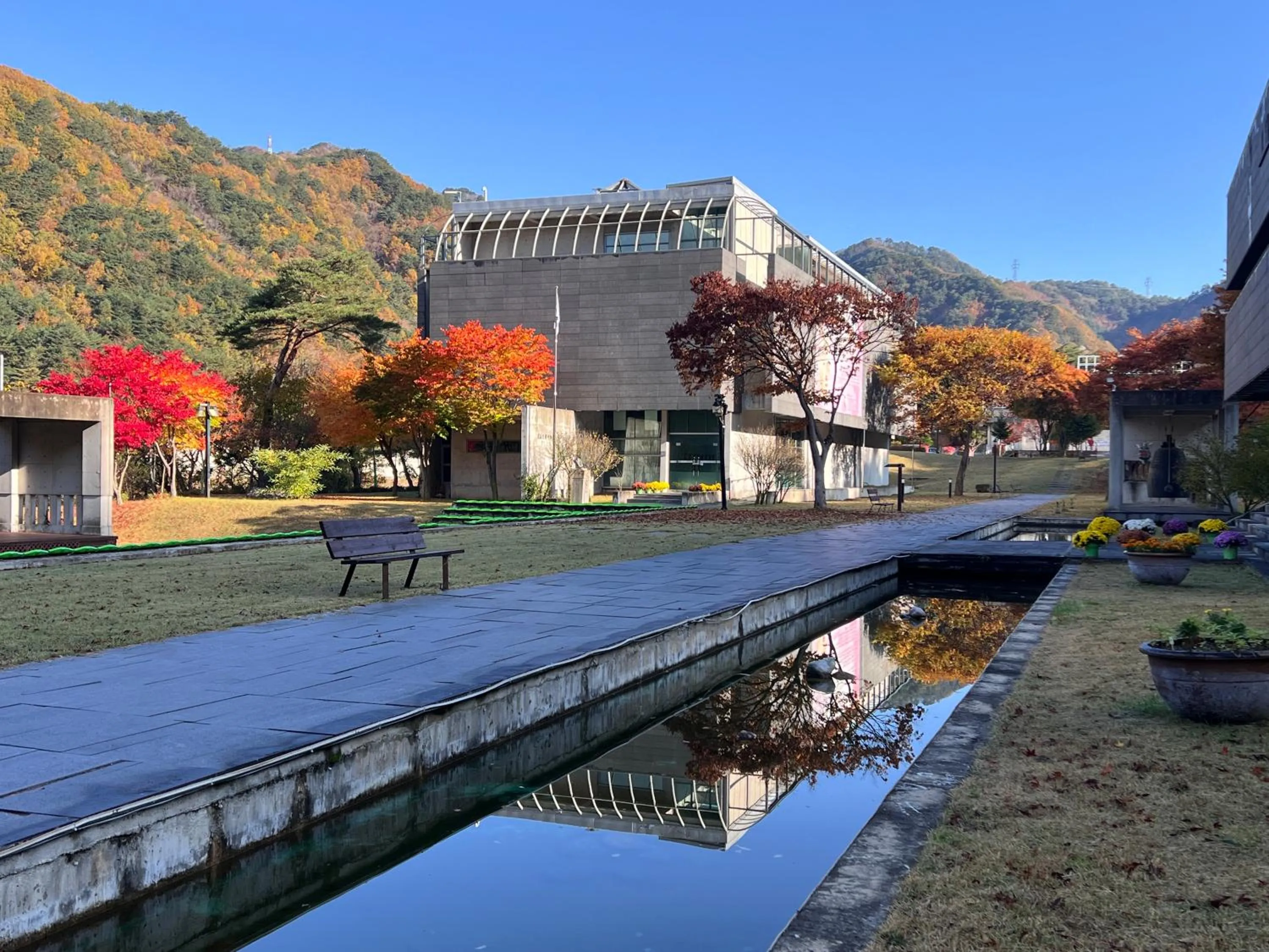 Property building in Manhae Maeul