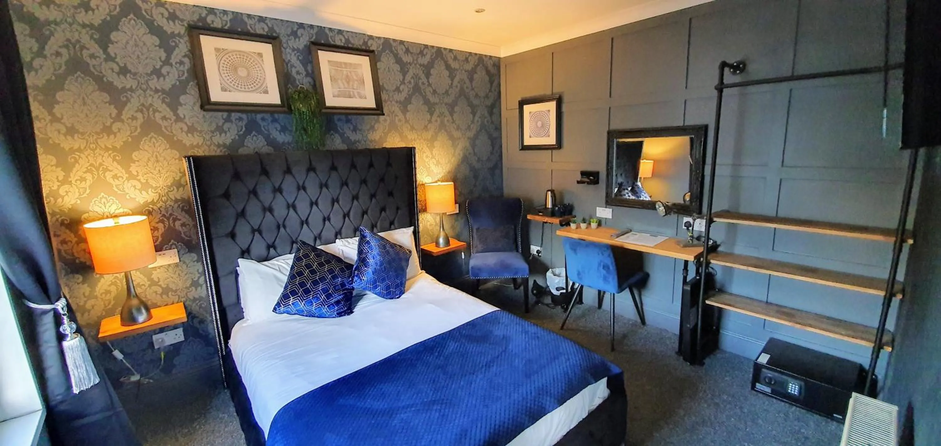 Bedroom, Bed in The Clifton