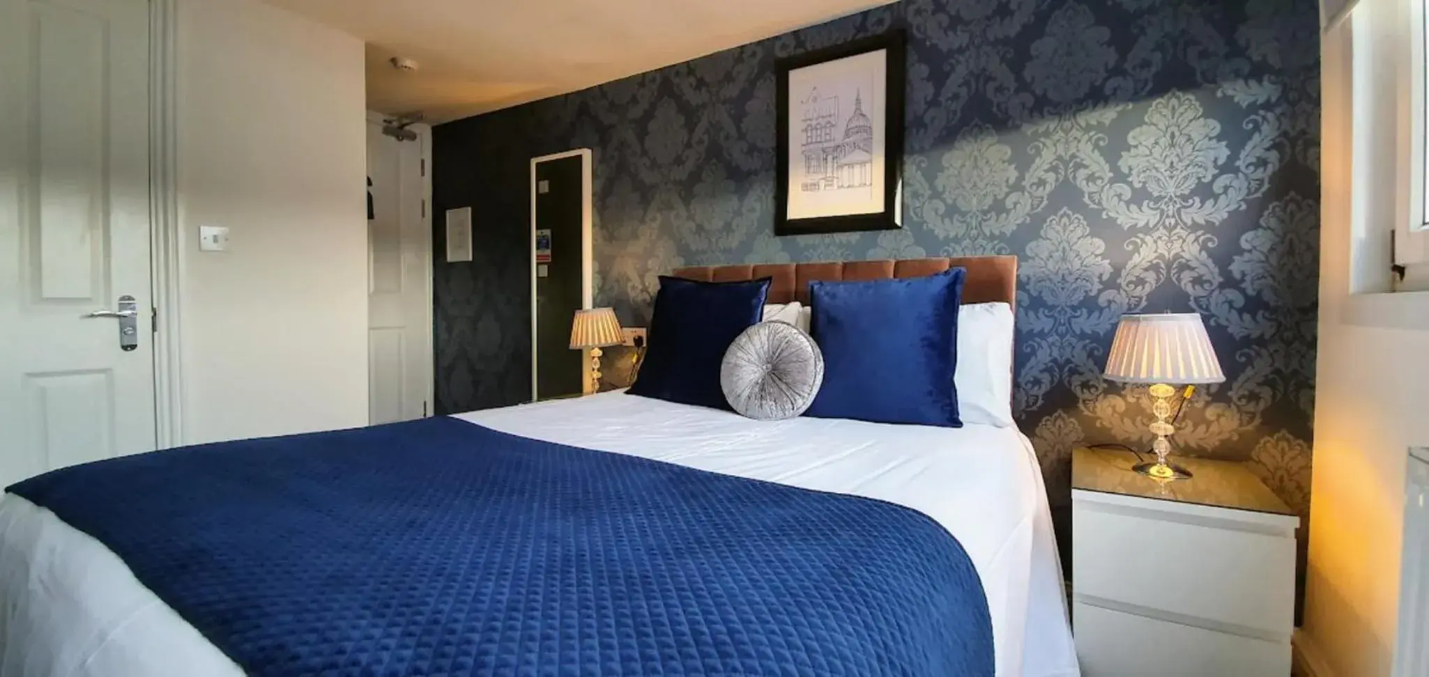 Bedroom, Bed in The Clifton Bedroom, Bed in The Clifton