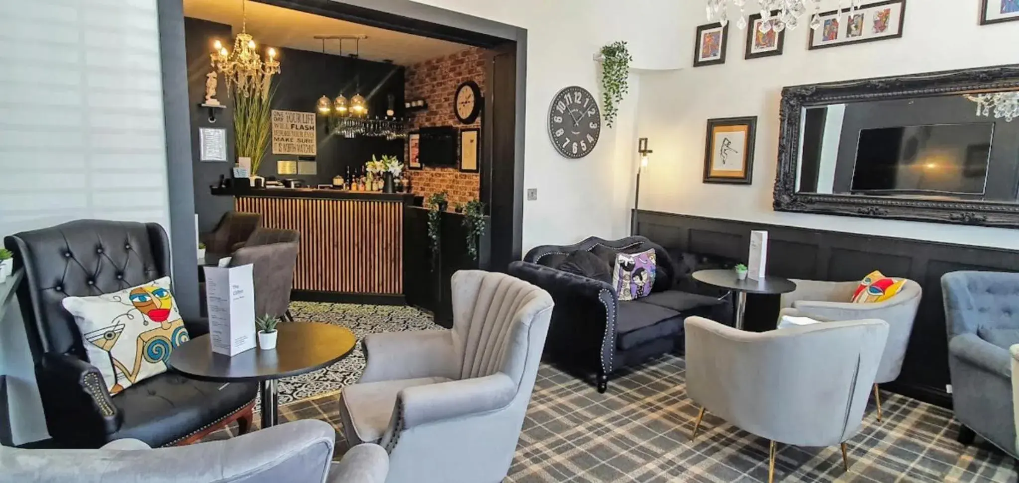 Lounge or bar in The Clifton Lounge or bar in The Clifton