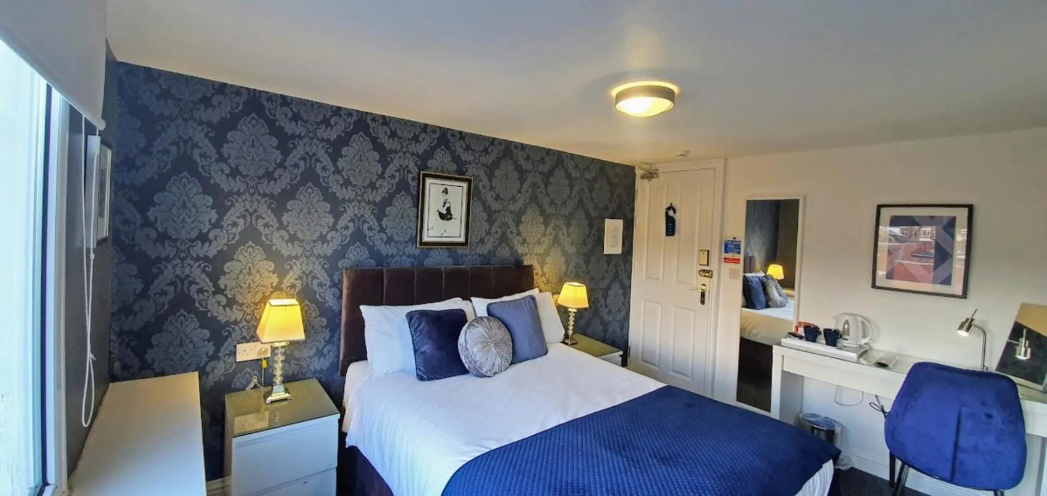 Bedroom, Bed in The Clifton