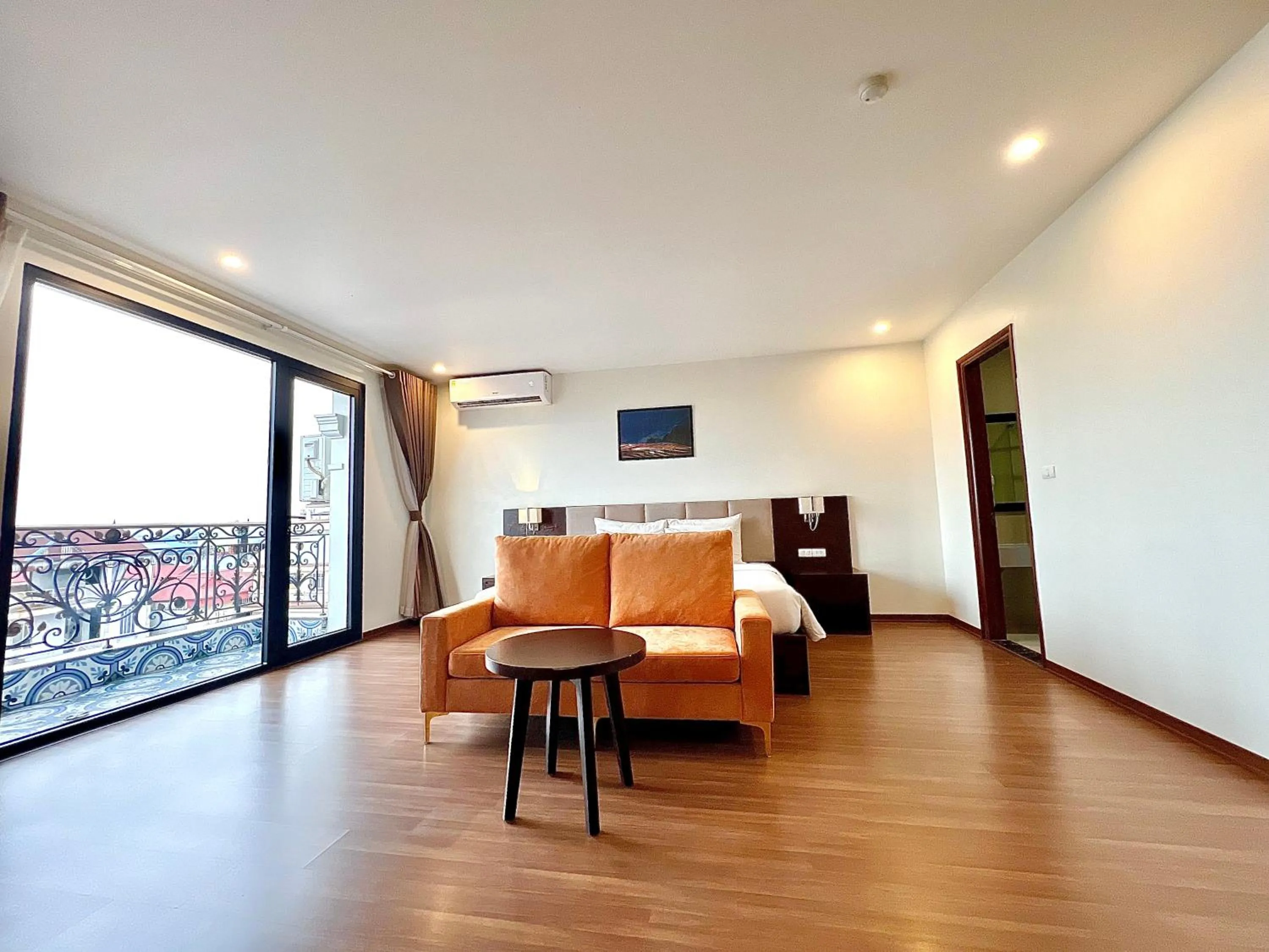 Bed in Paragon Noi Bai Pool And Best View Airport Hotel