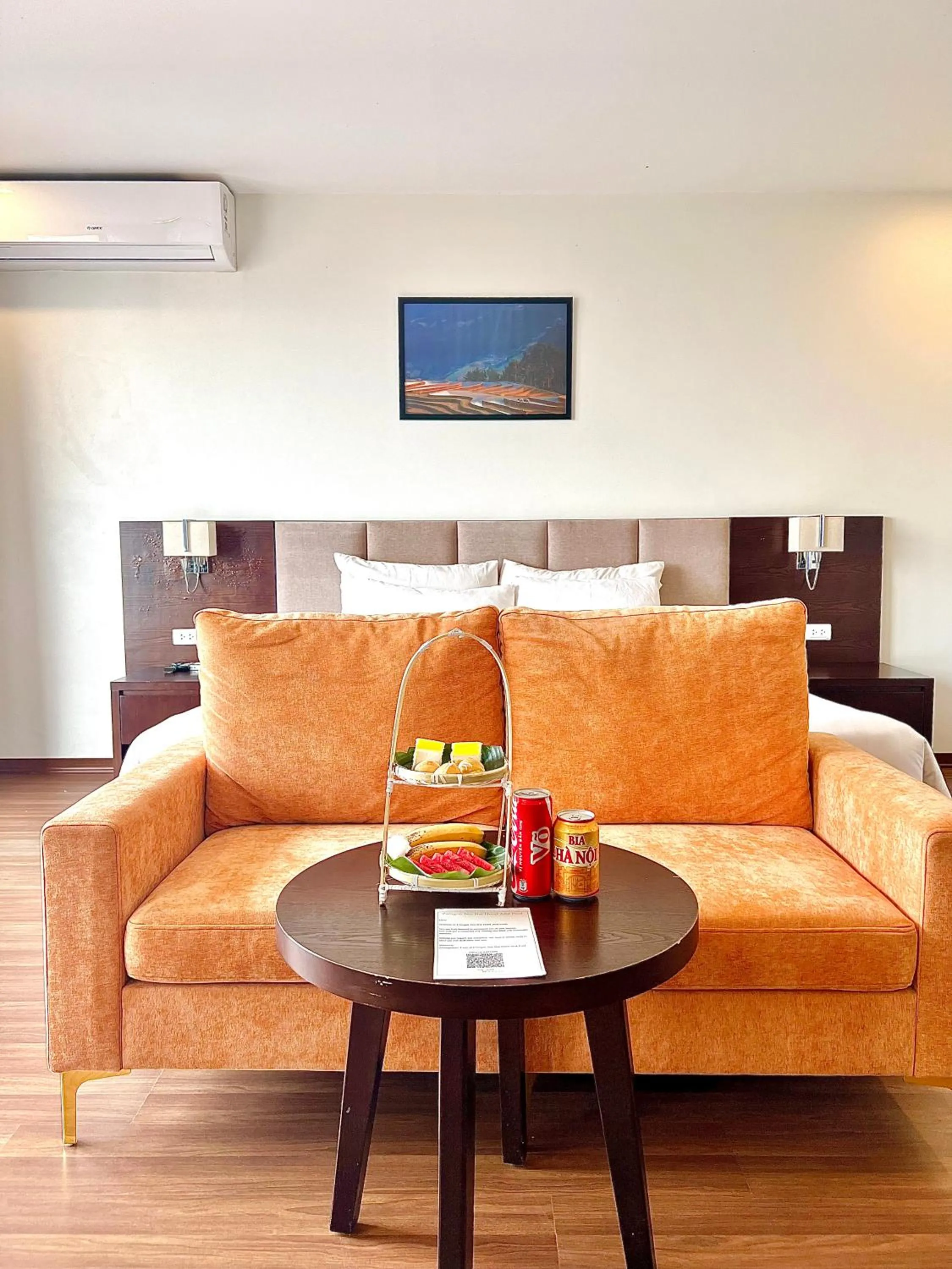 Seating area in Paragon Noi Bai Pool And Best View Airport Hotel