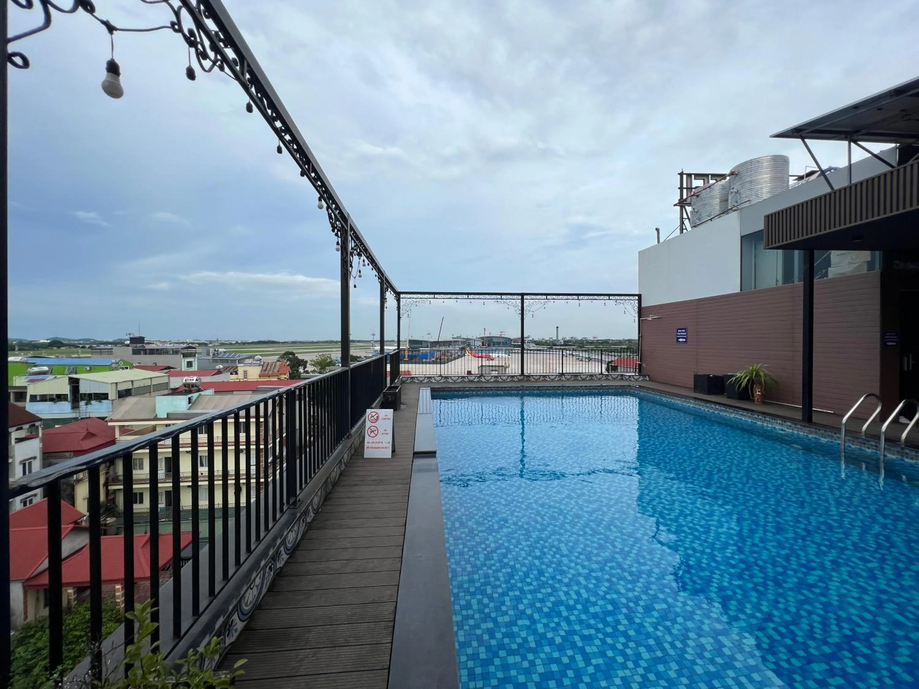 Pool view in Paragon Noi Bai Pool And Best View Airport Hotel