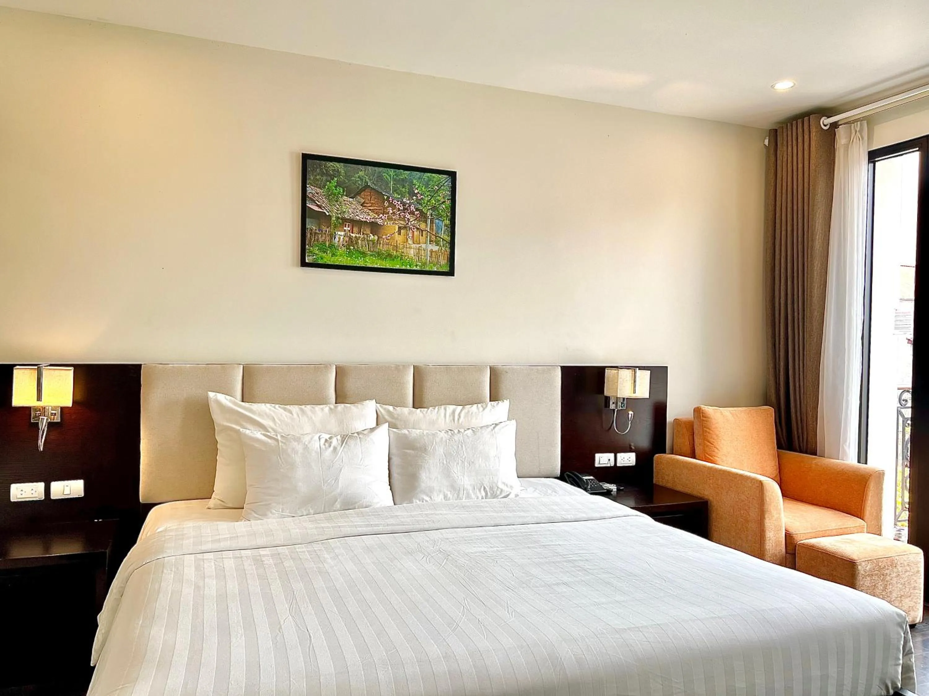 Bed in Paragon Noi Bai Pool And Best View Airport Hotel