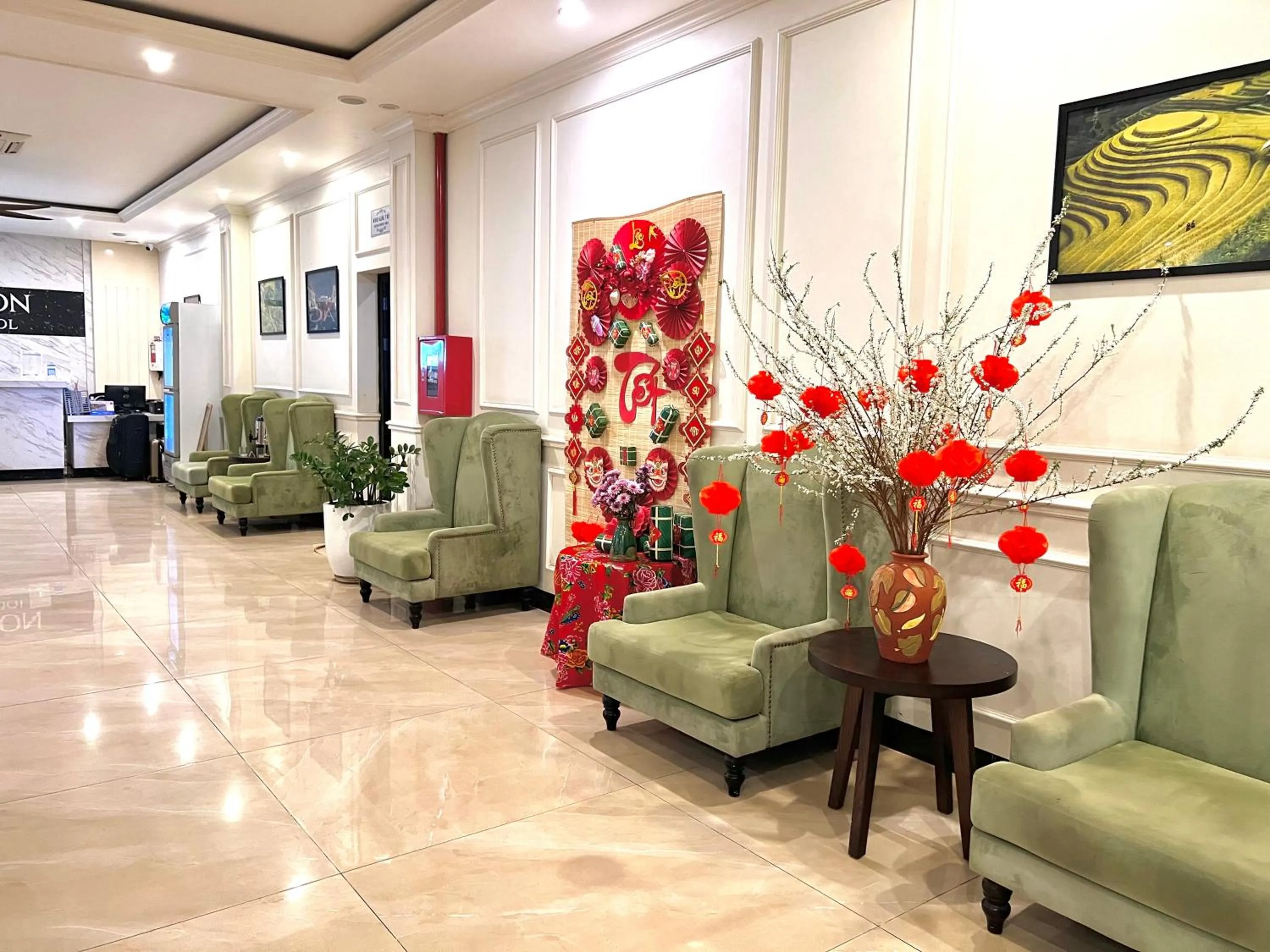 Lobby or reception in Paragon Noi Bai Pool And Best View Airport Hotel