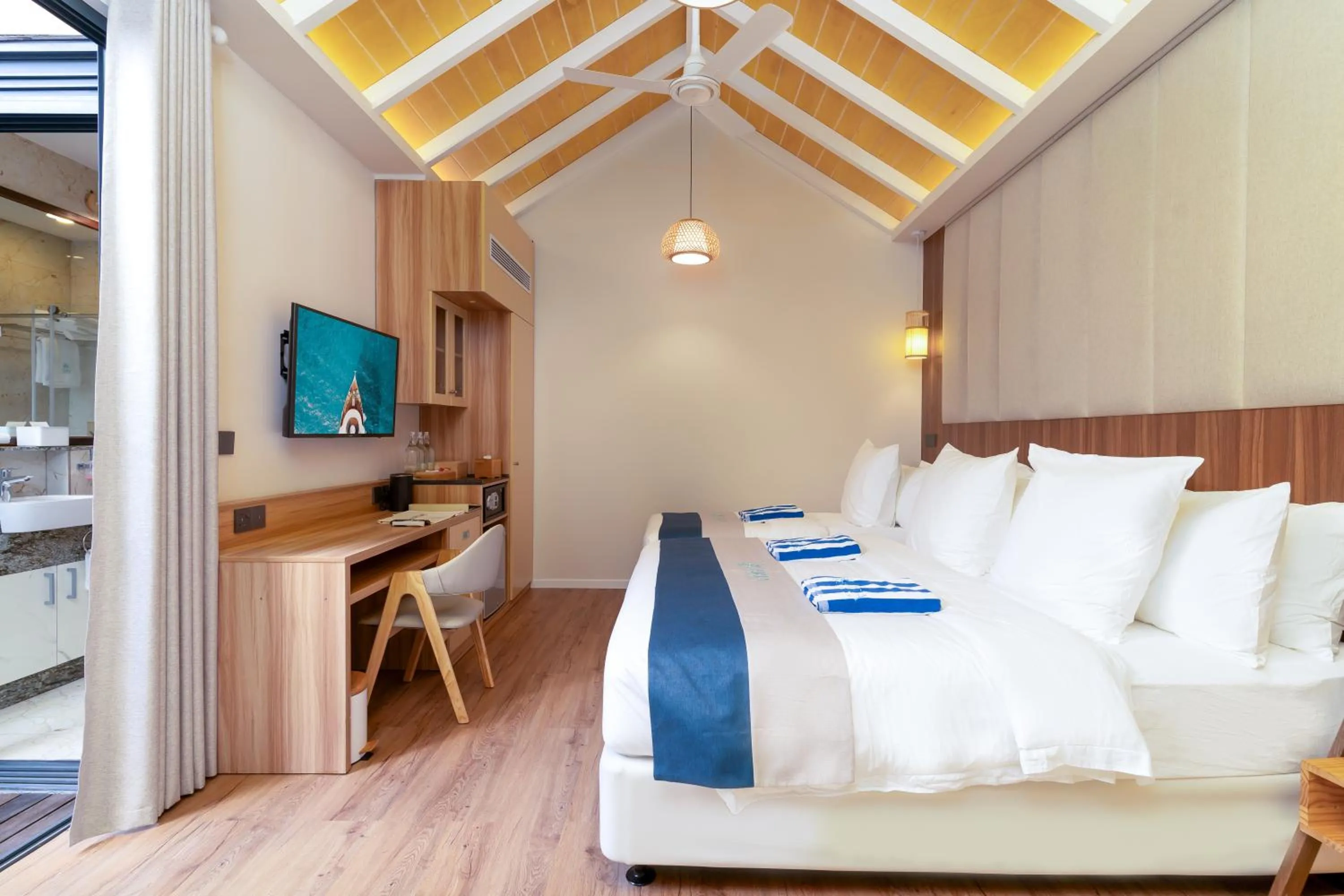 Bed in ARIA Beach, Ukulhas