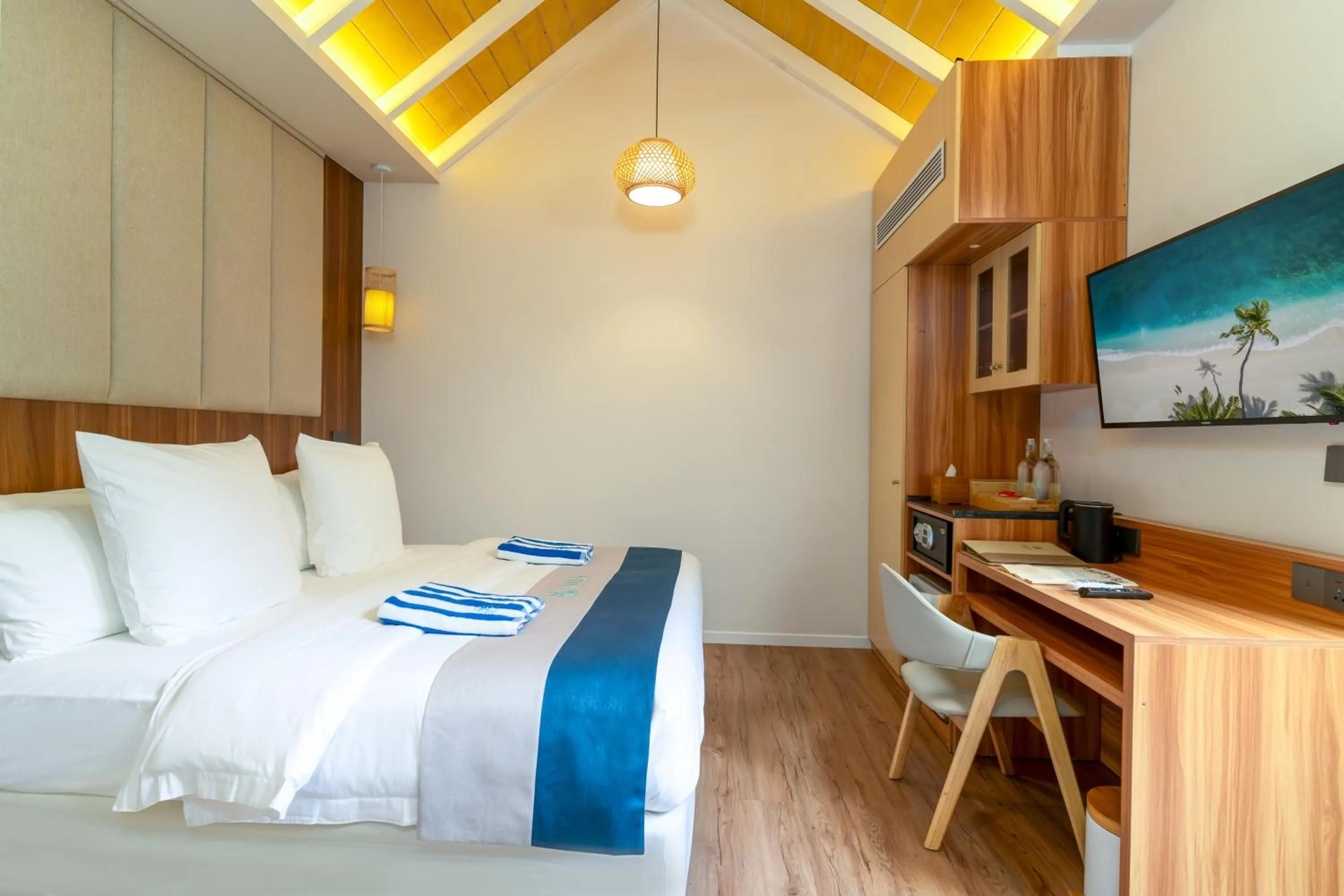 Bed in ARIA Beach, Ukulhas