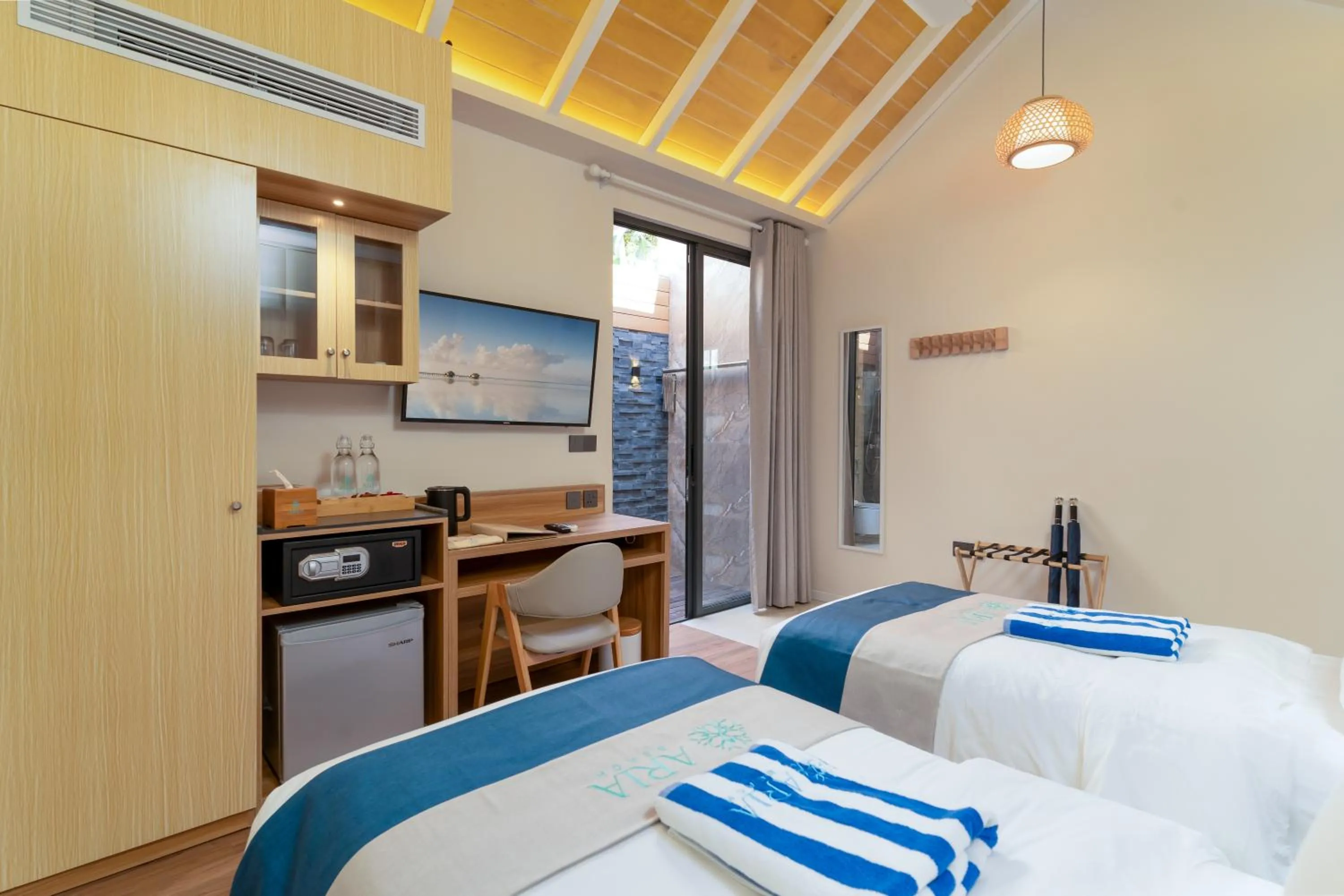 Bed in ARIA Beach, Ukulhas