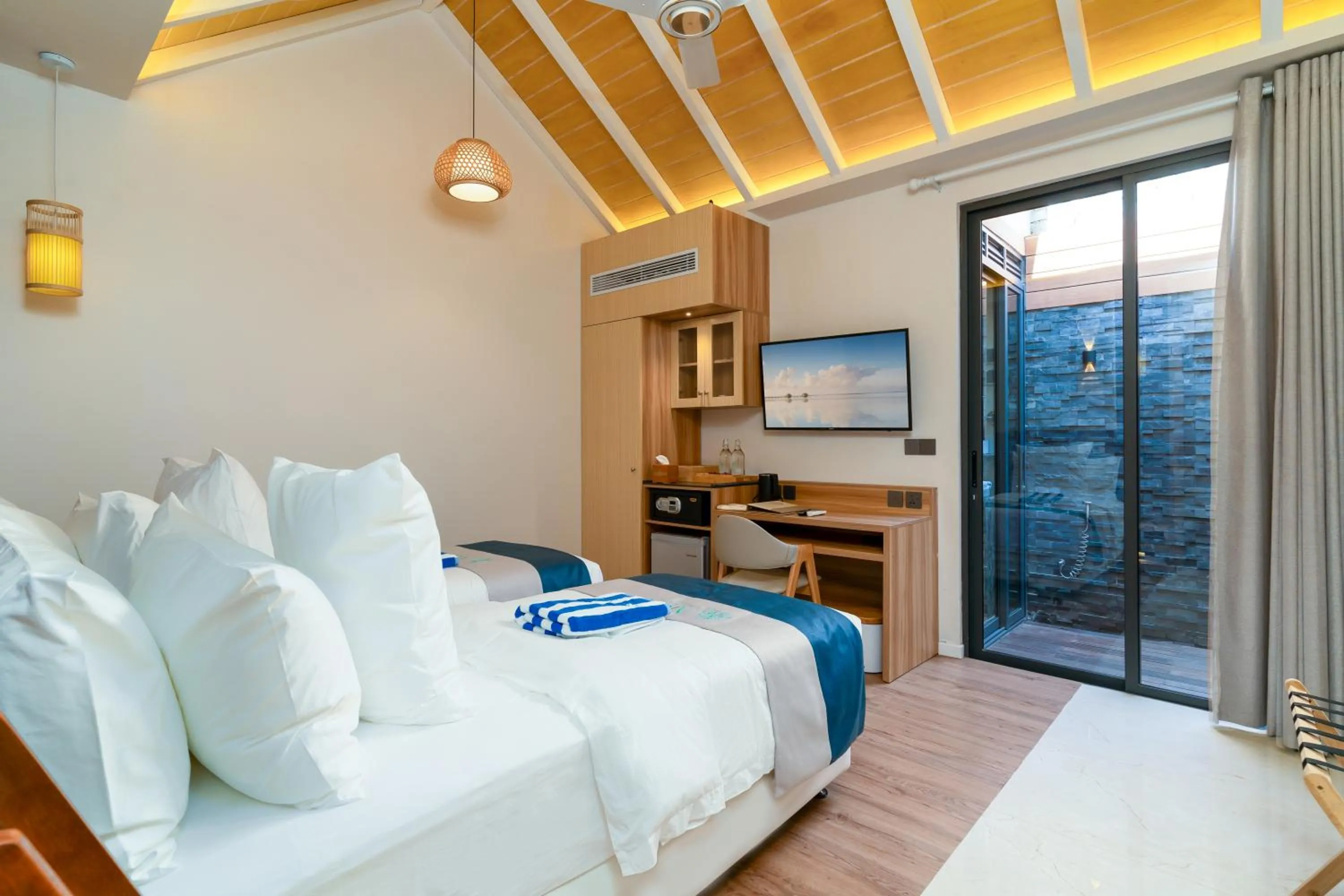 Patio, Bed in ARIA Beach, Ukulhas
