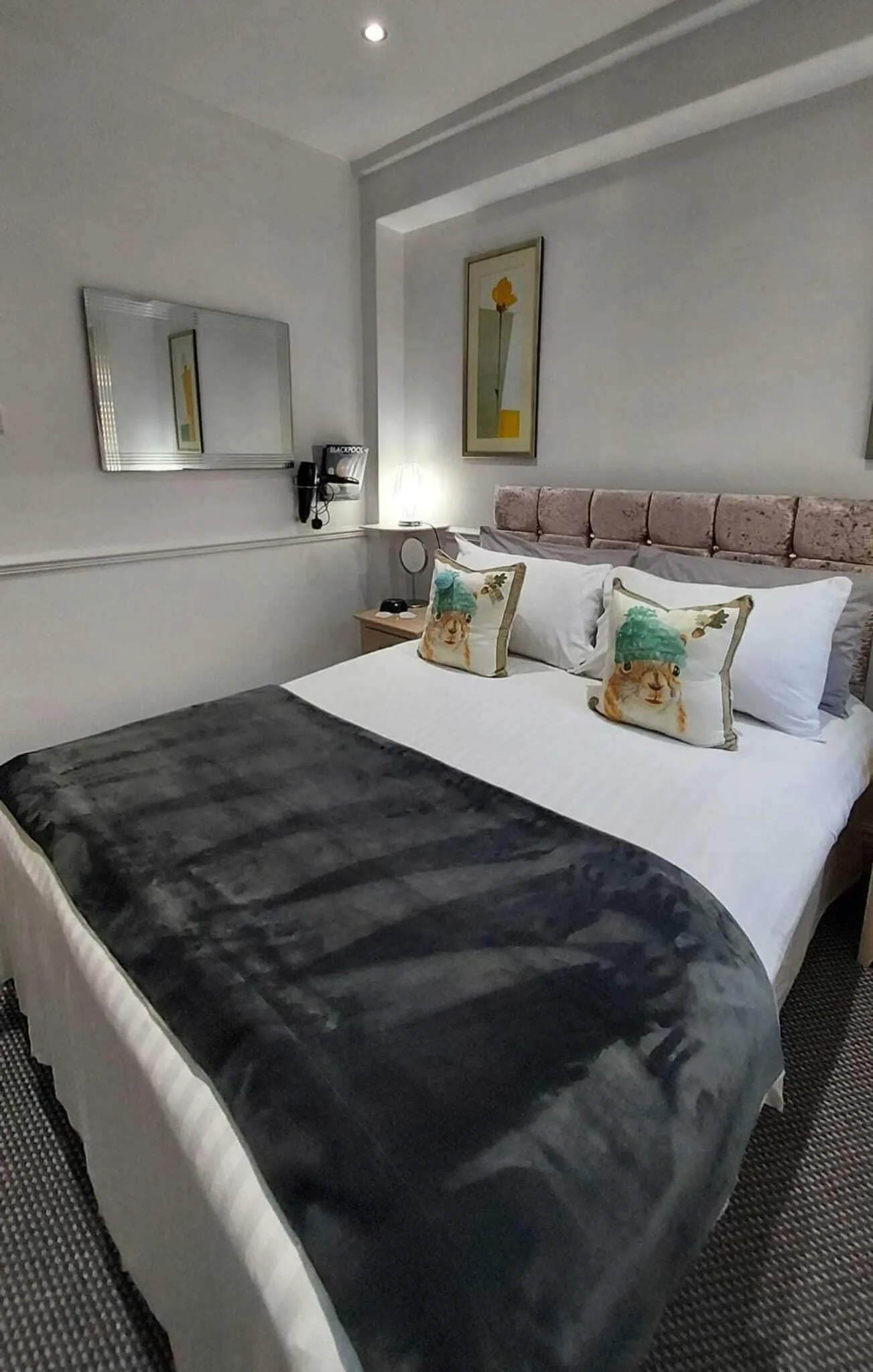 Bedroom, Bed in RockDene