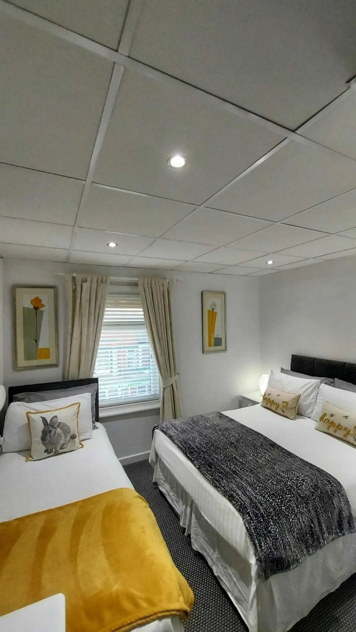 Bedroom, Bed in RockDene