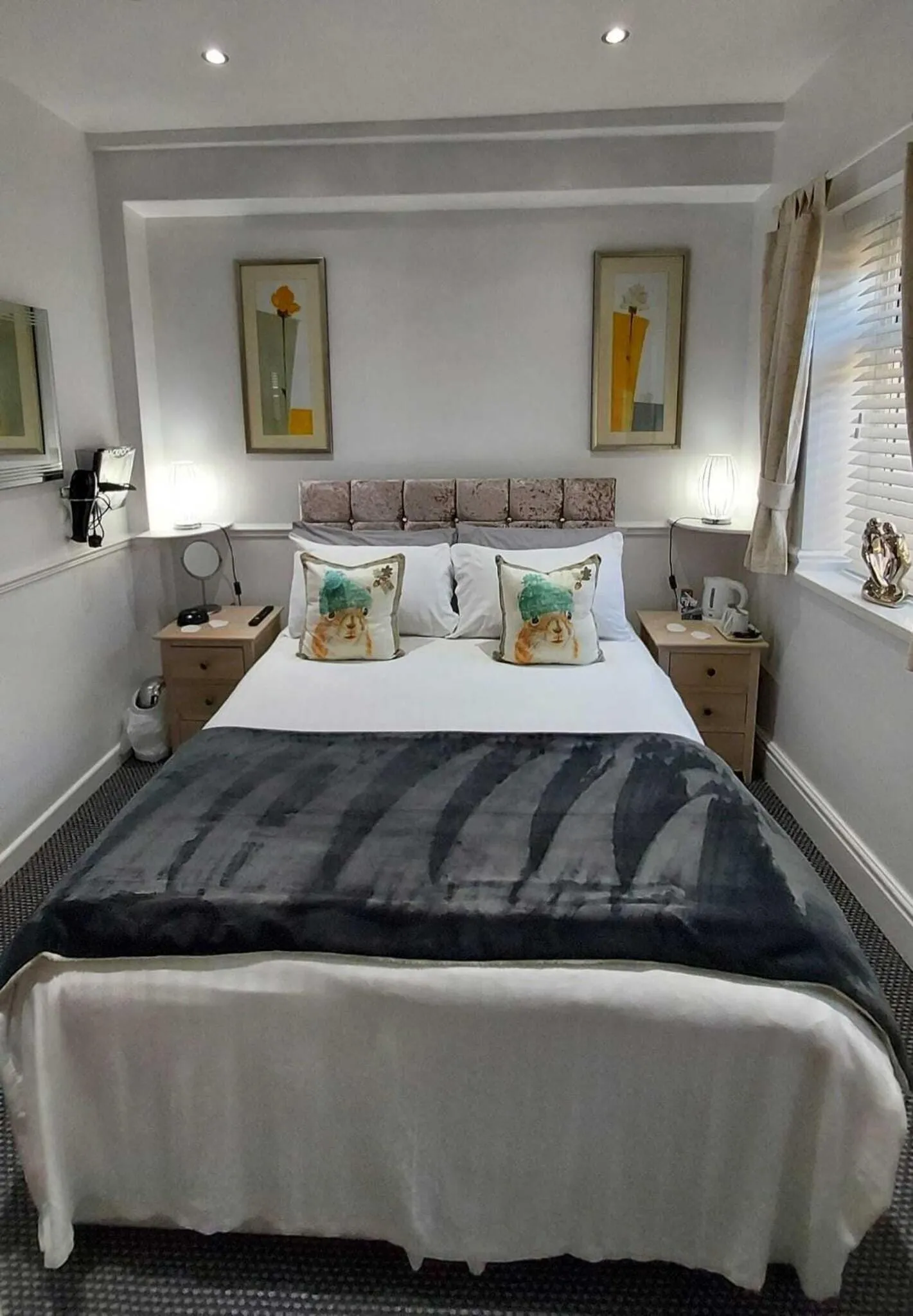 Bedroom, Bed in RockDene