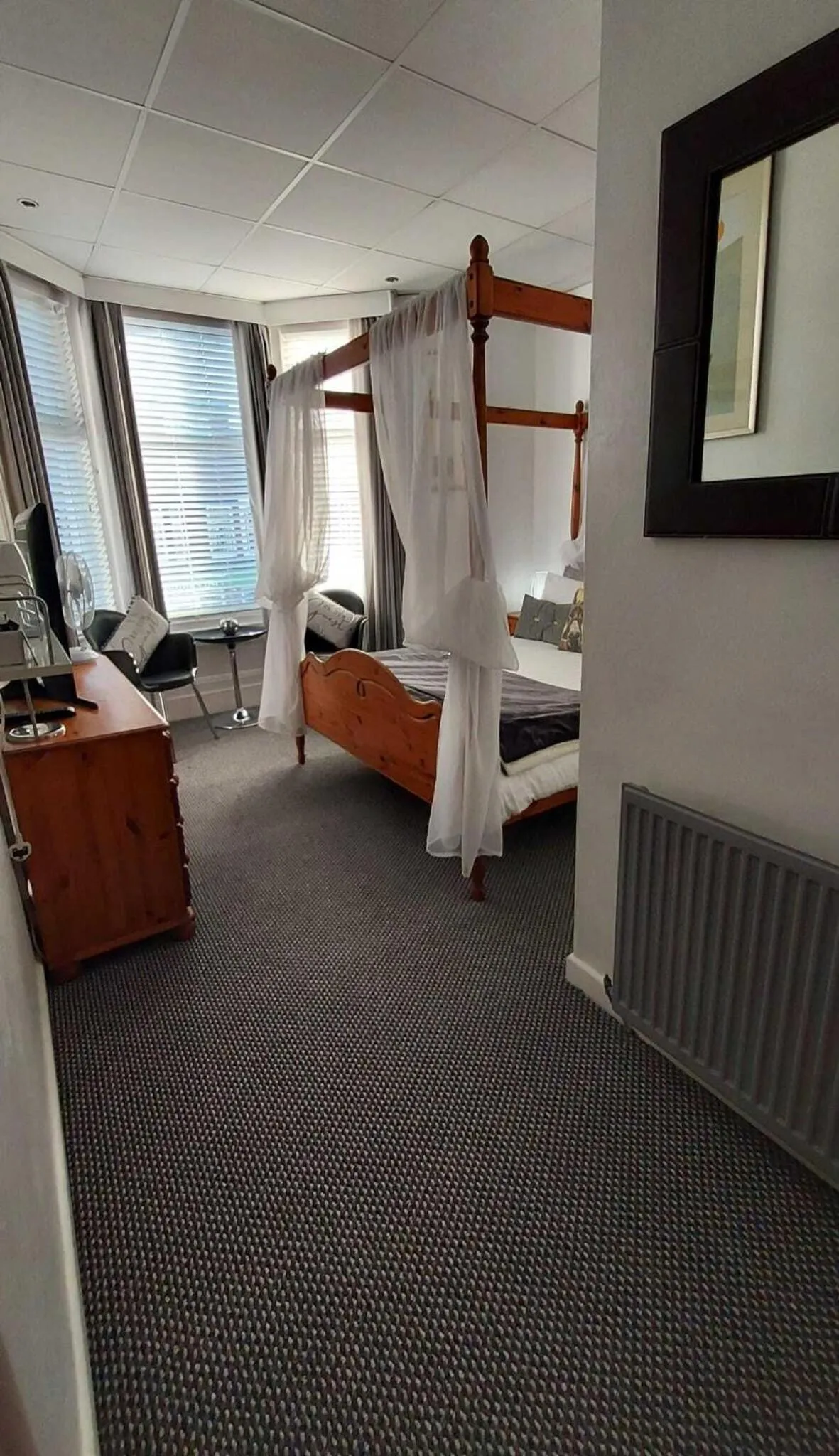 Bedroom, Bed in RockDene