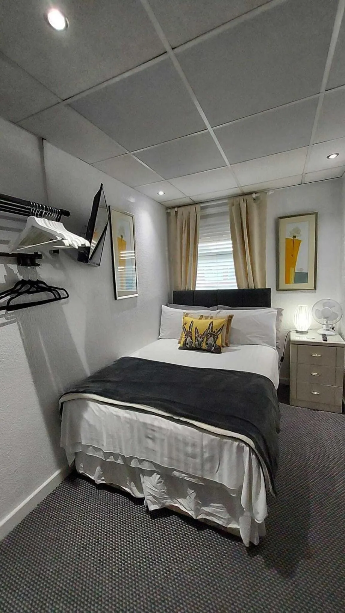 Bathroom, Bed in RockDene