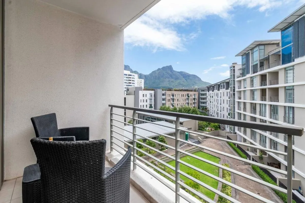 Other in Lovely 2 bed in Claremont