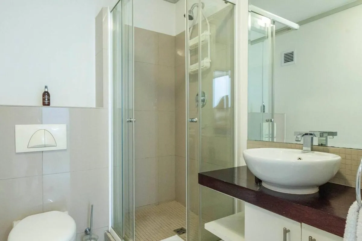 Other in Lovely 2 bed in Claremont