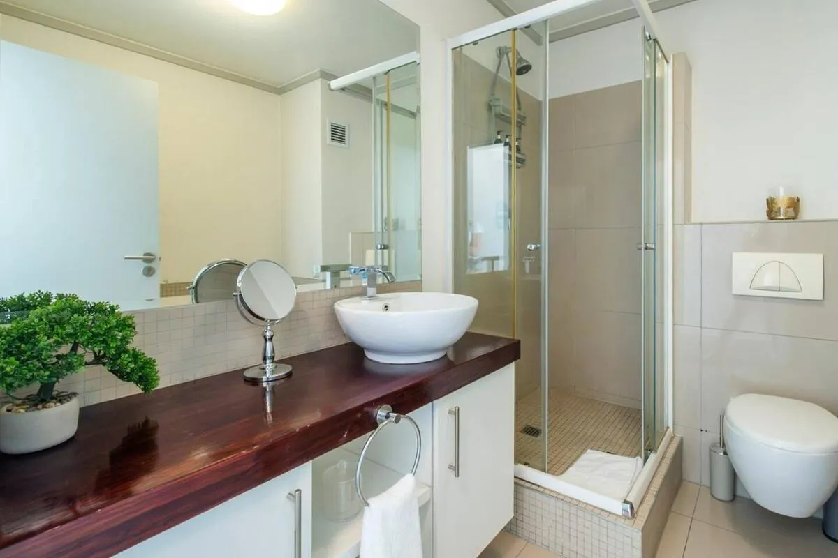Other in Lovely 2 bed in Claremont