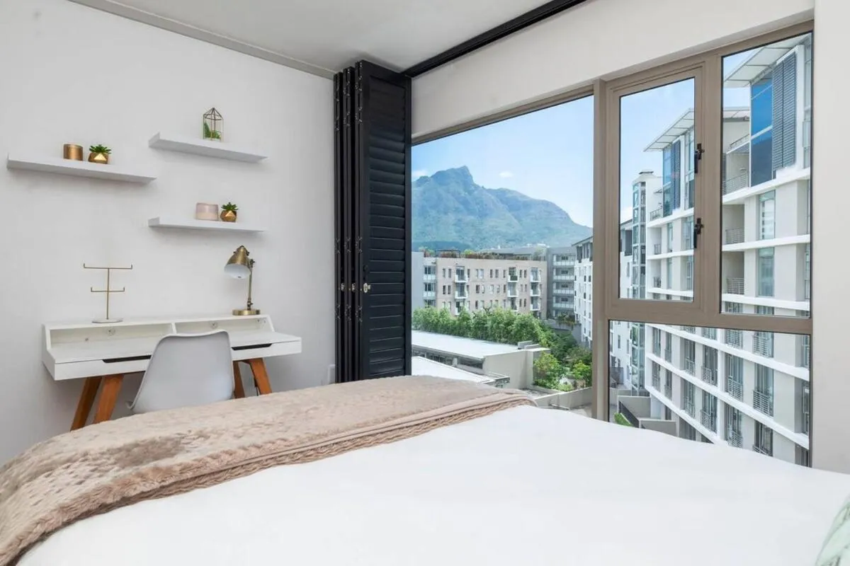 Other, Bed in Lovely 2 bed in Claremont