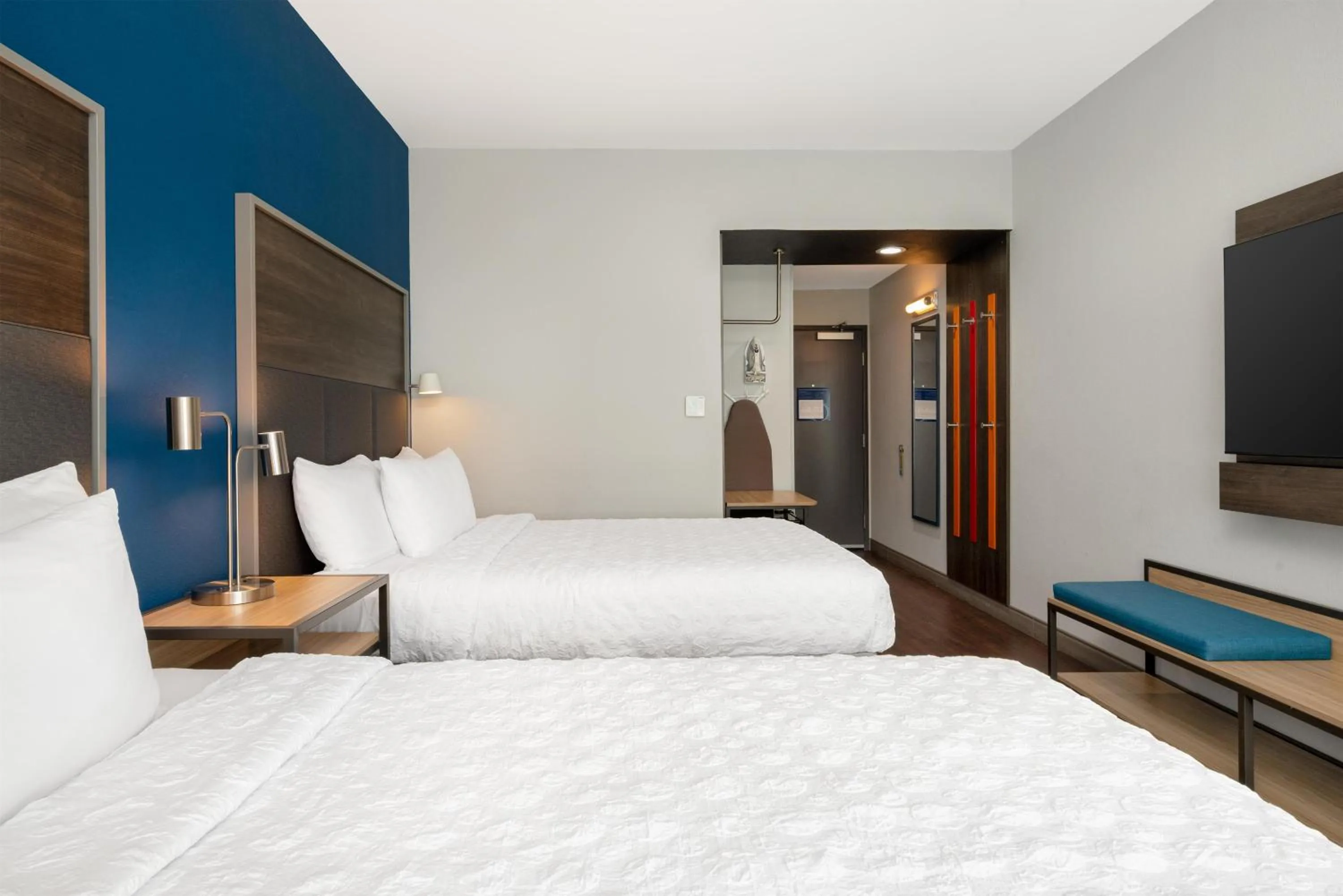 Bed in Tru By Hilton Brunswick