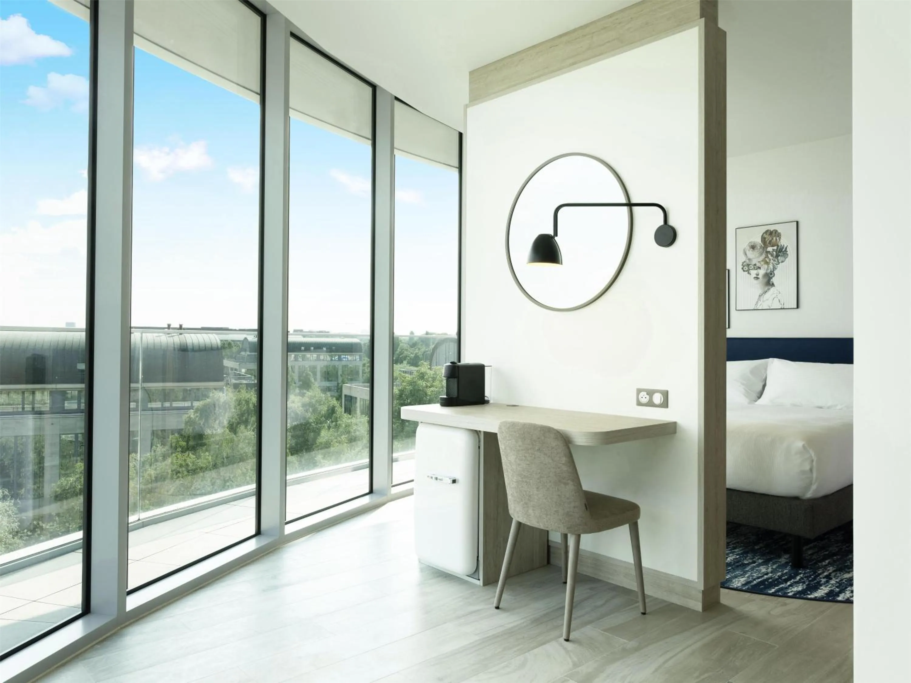 View (from property/room), Bed in Hilton Garden Inn Brussels Airport