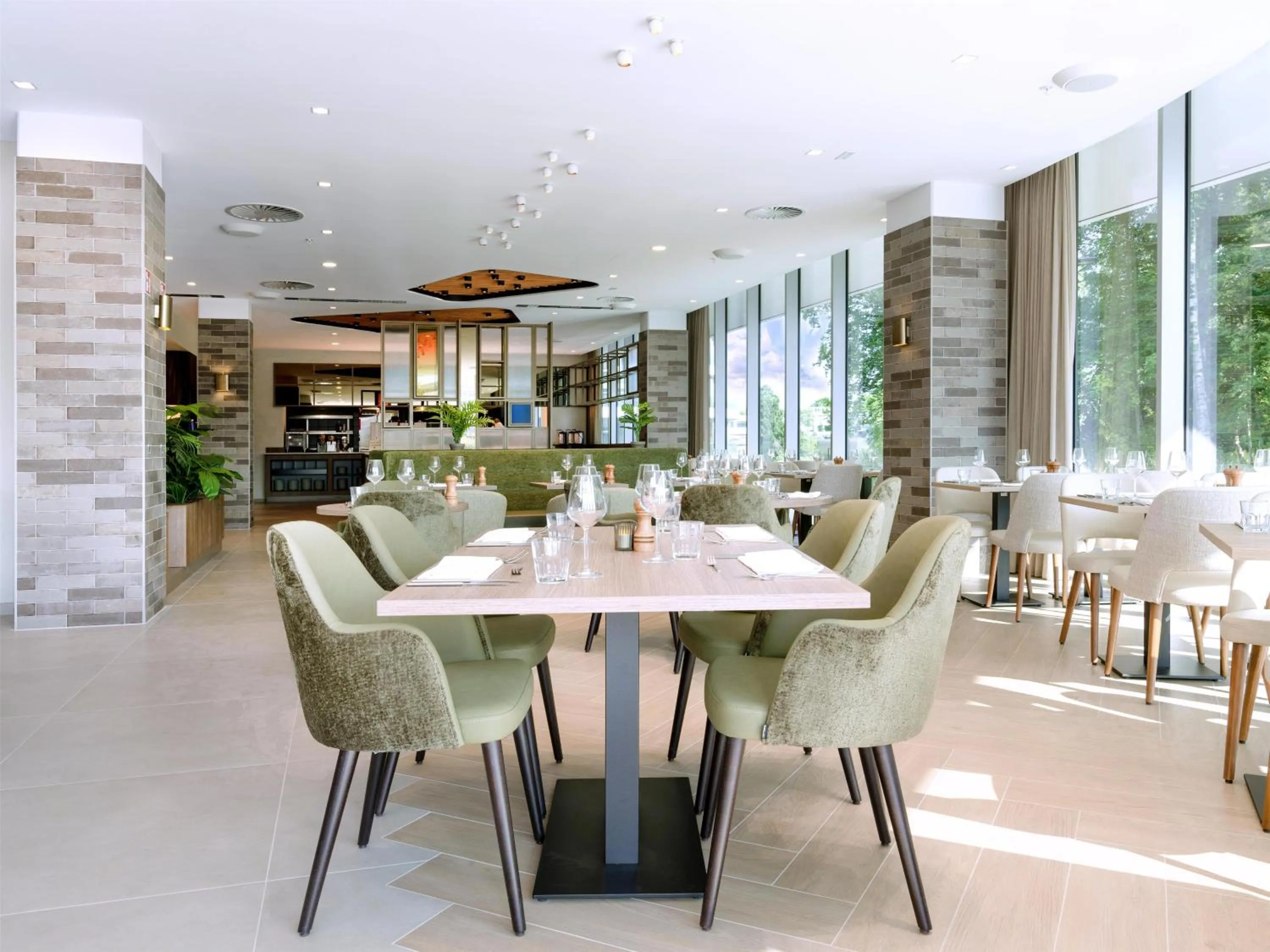 Restaurant/places to eat in Hilton Garden Inn Brussels Airport