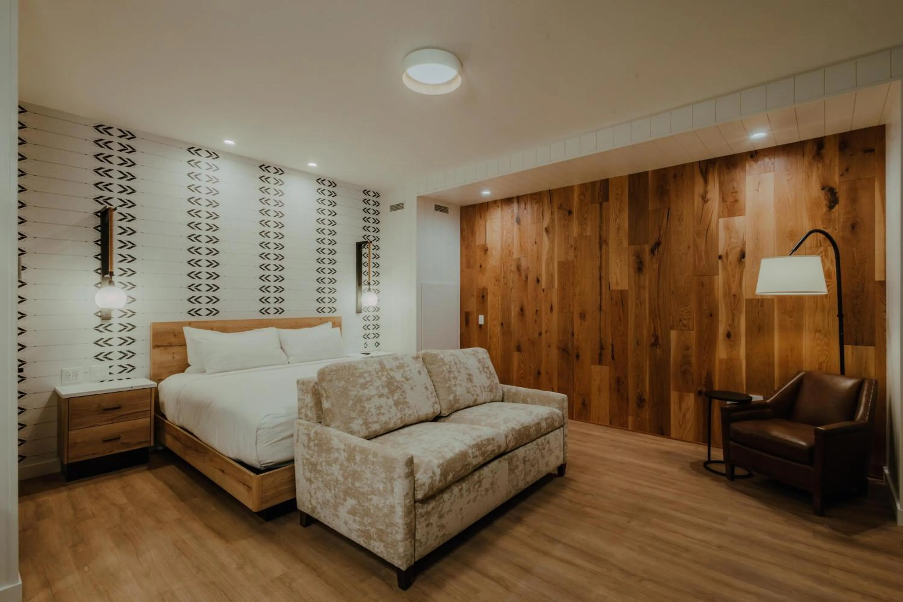 Bed in Skaneateles Fields Resort & Spa, Curio Collection By Hilton