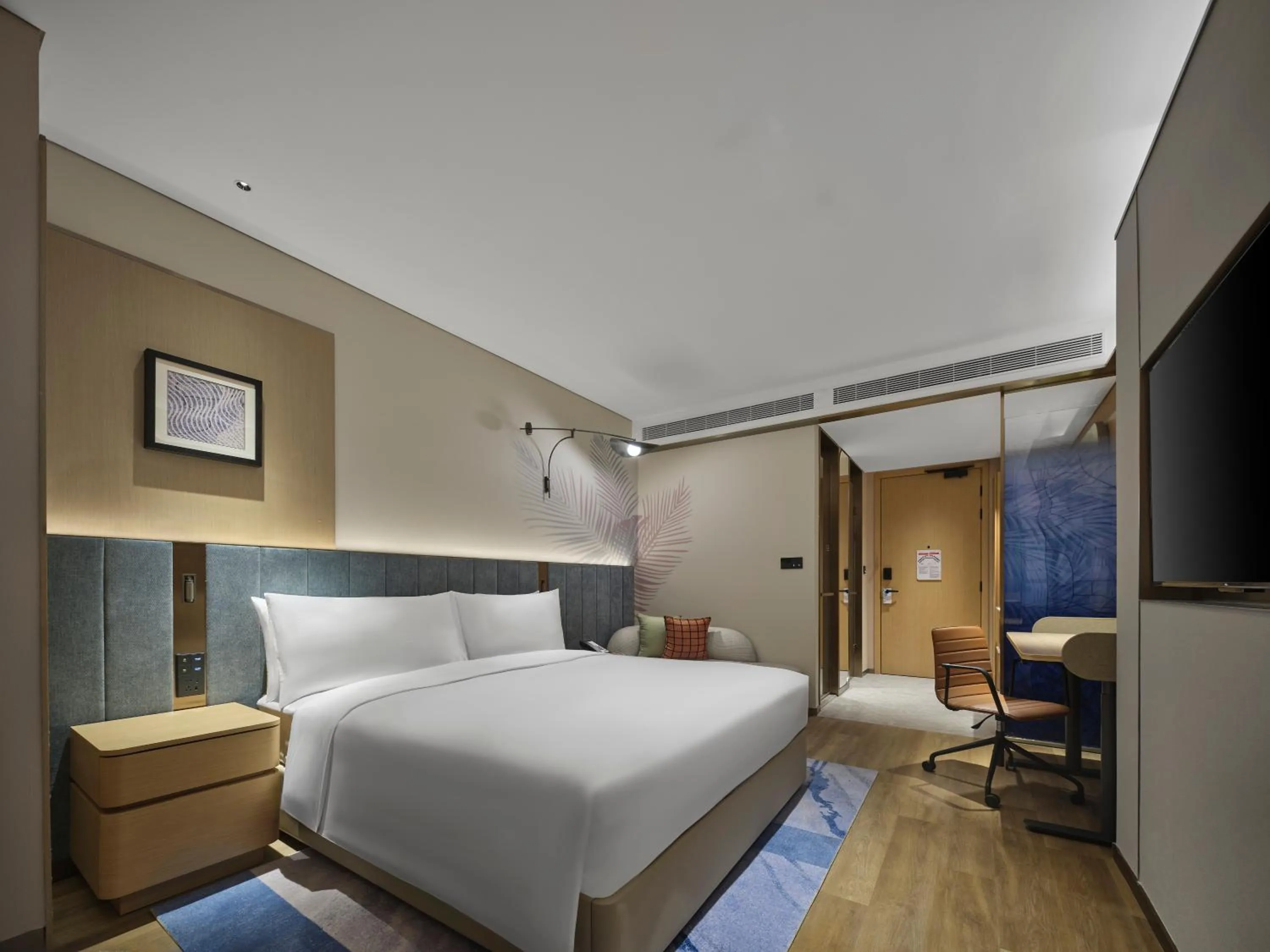 Bedroom, Bed in Hilton Garden Inn Sanya Haitang Bay