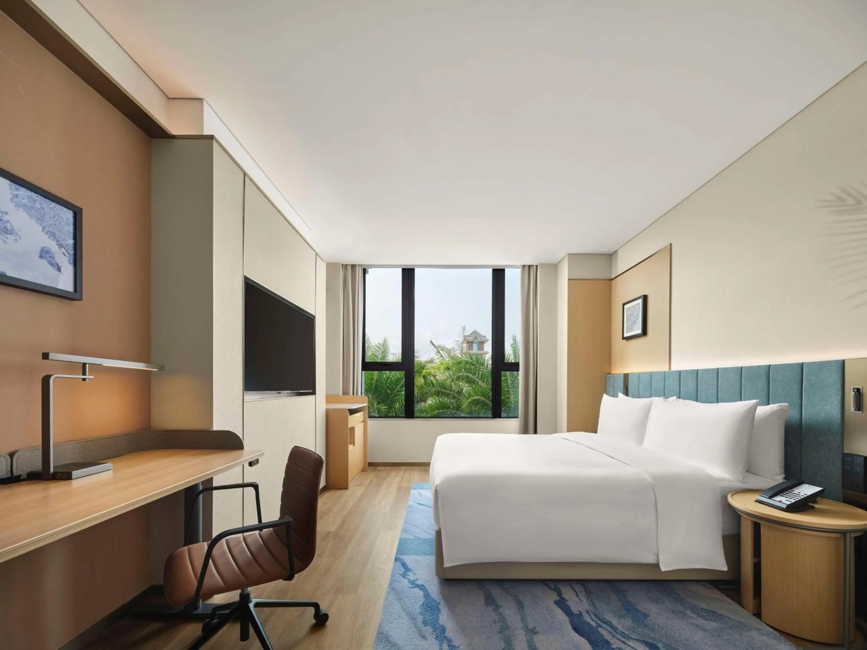 Bedroom, Bed in Hilton Garden Inn Sanya Haitang Bay