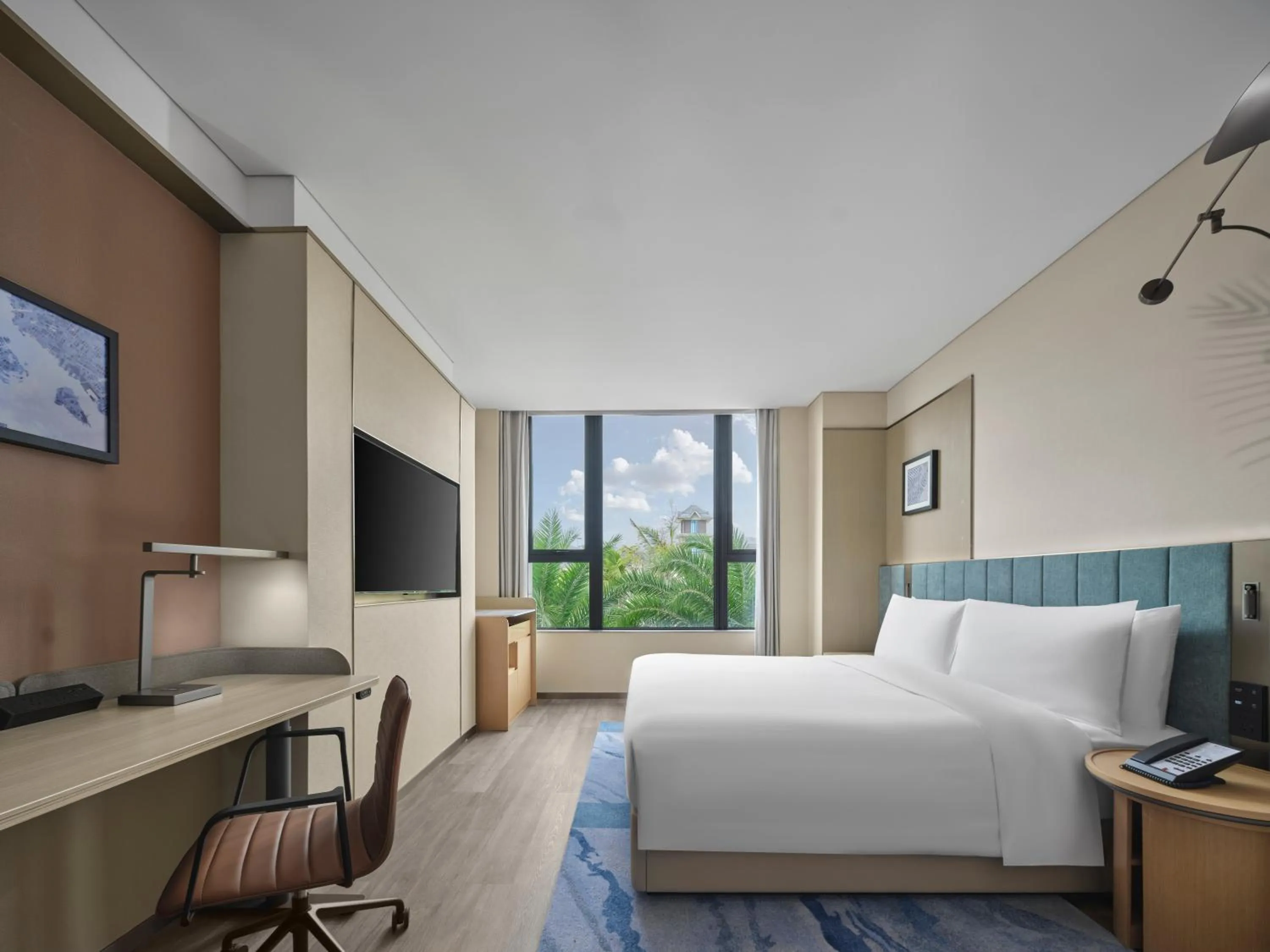 Bedroom, Bed in Hilton Garden Inn Sanya Haitang Bay