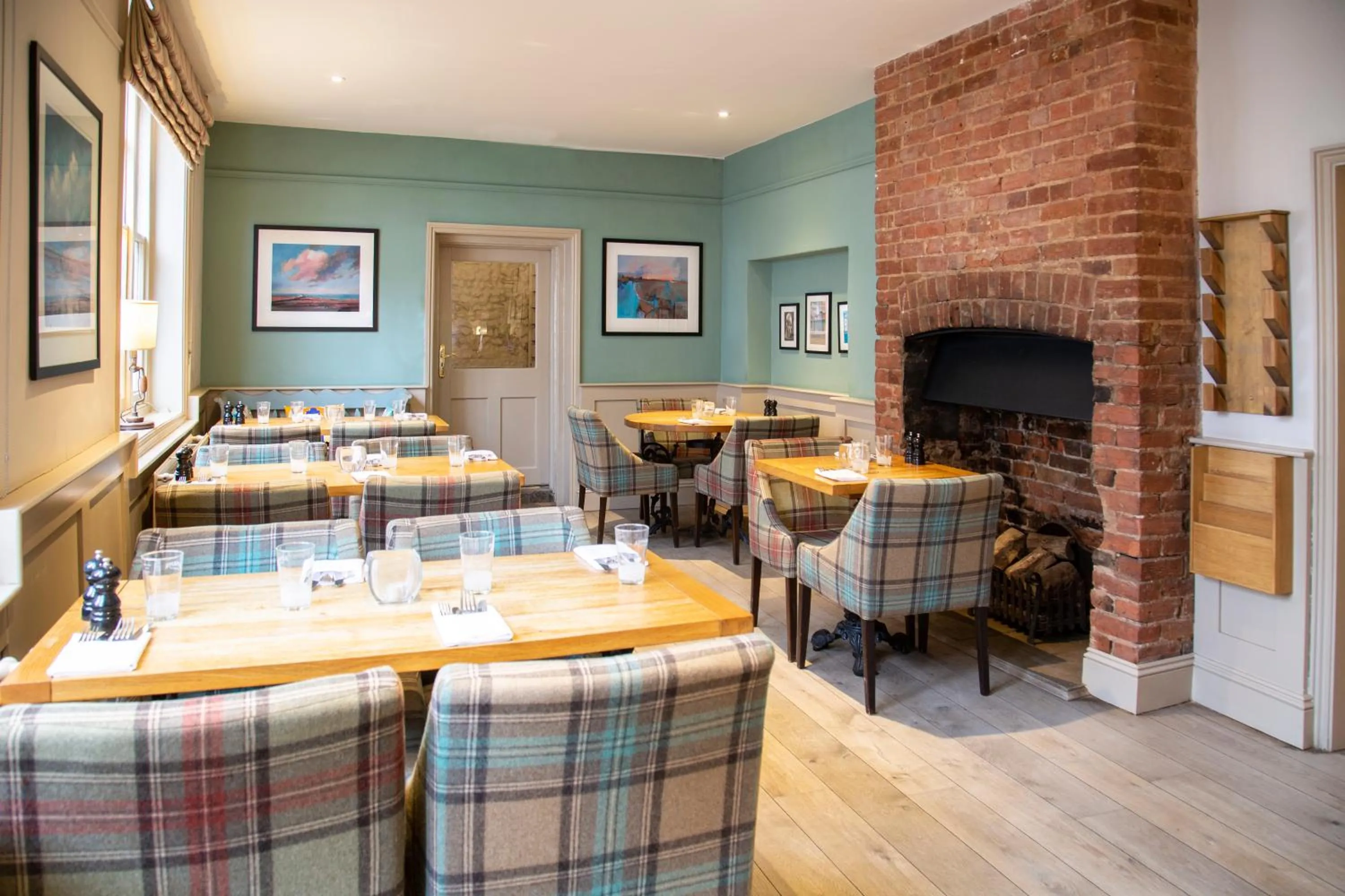 Restaurant/places to eat in The White Horse Blakeney