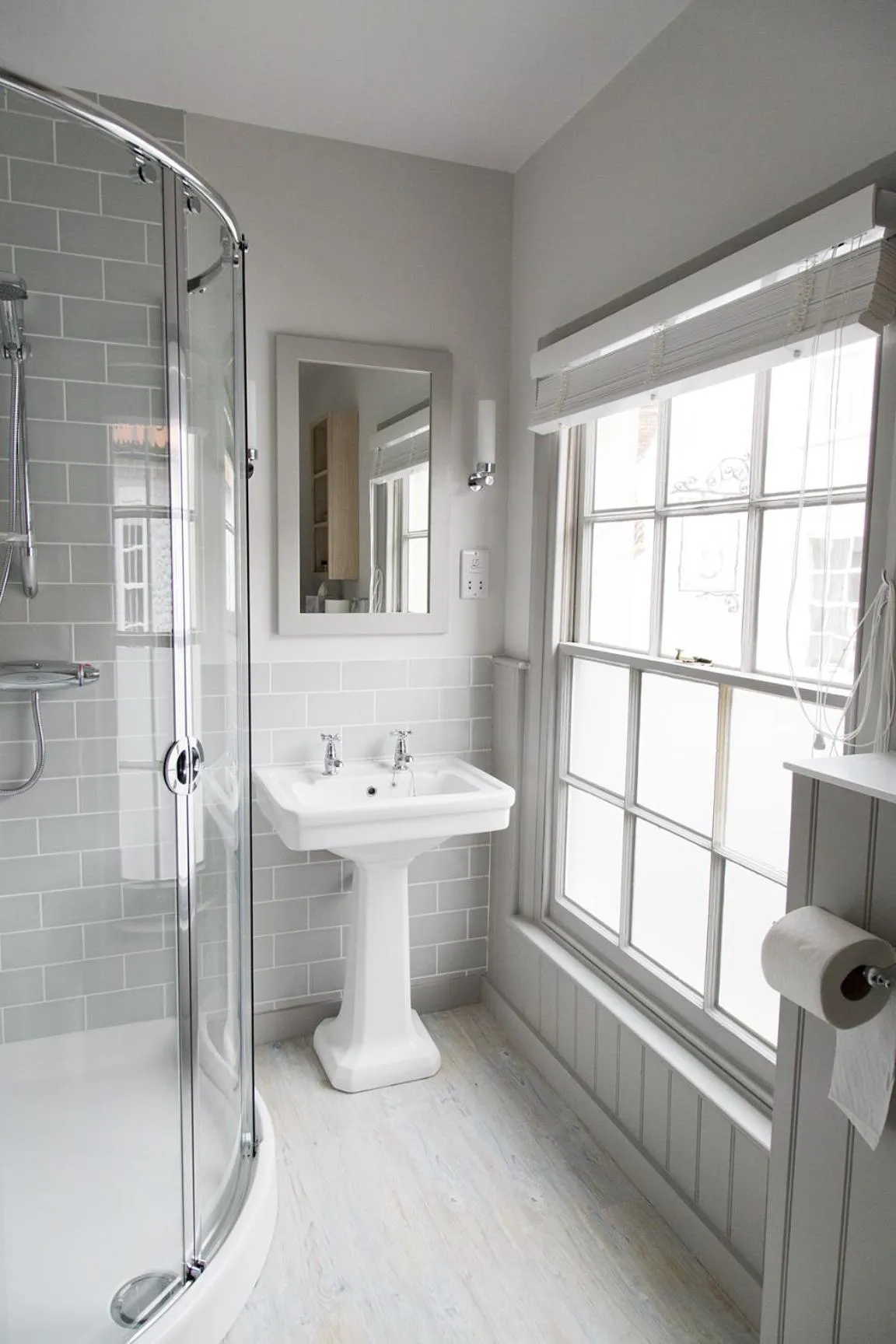 Bathroom in The White Horse Blakeney