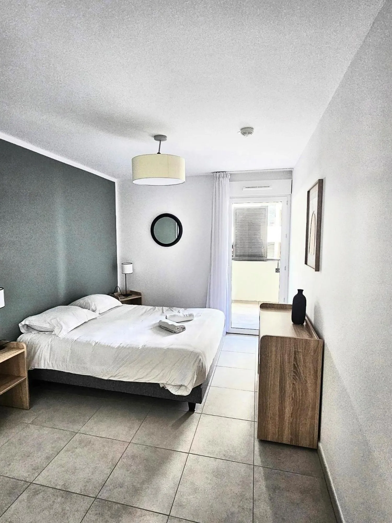 Bed in Zenao Appart'hôtels Villeneuve Loubet