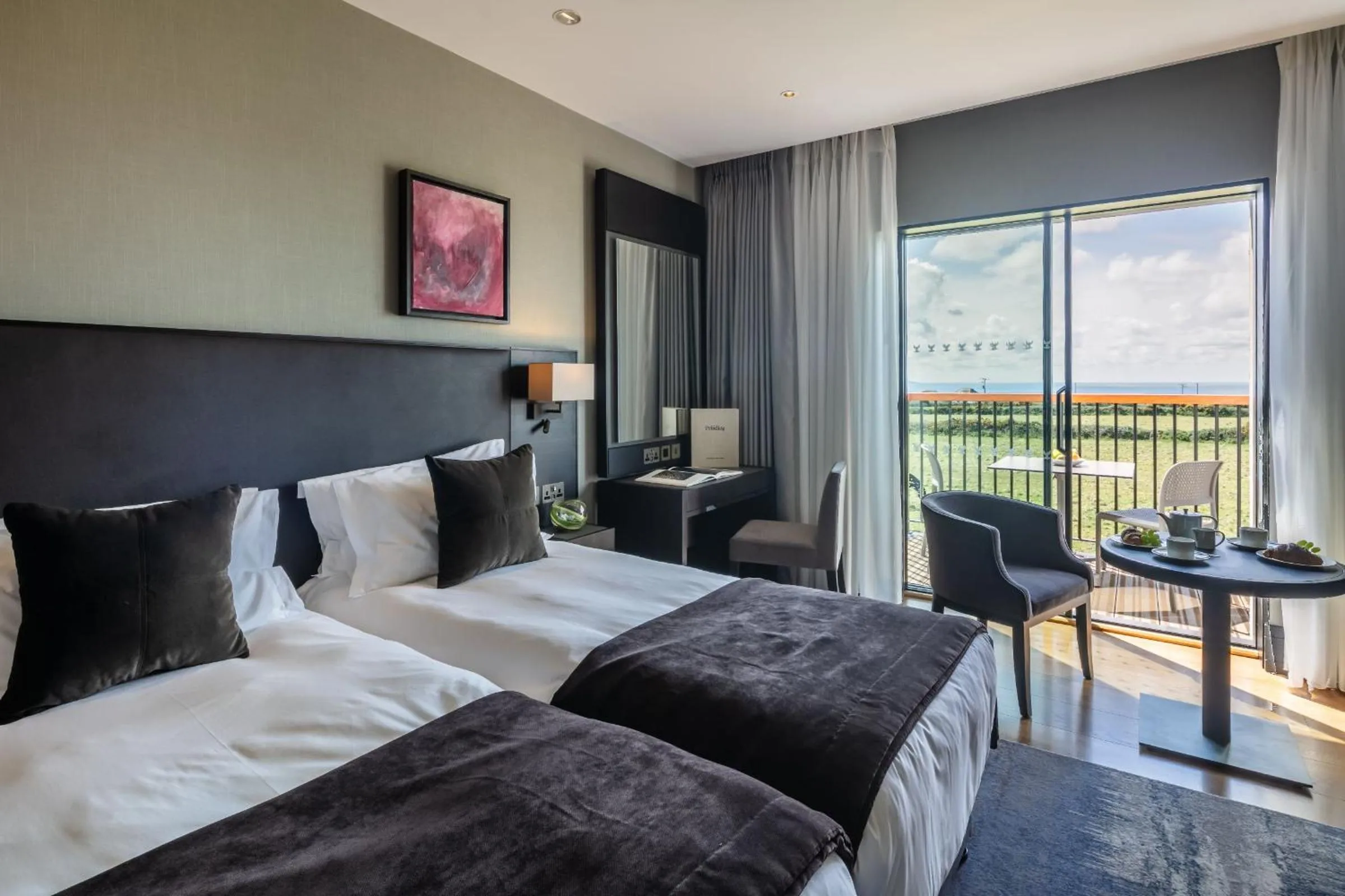 Seating area, Bed in Twr y Felin Hotel