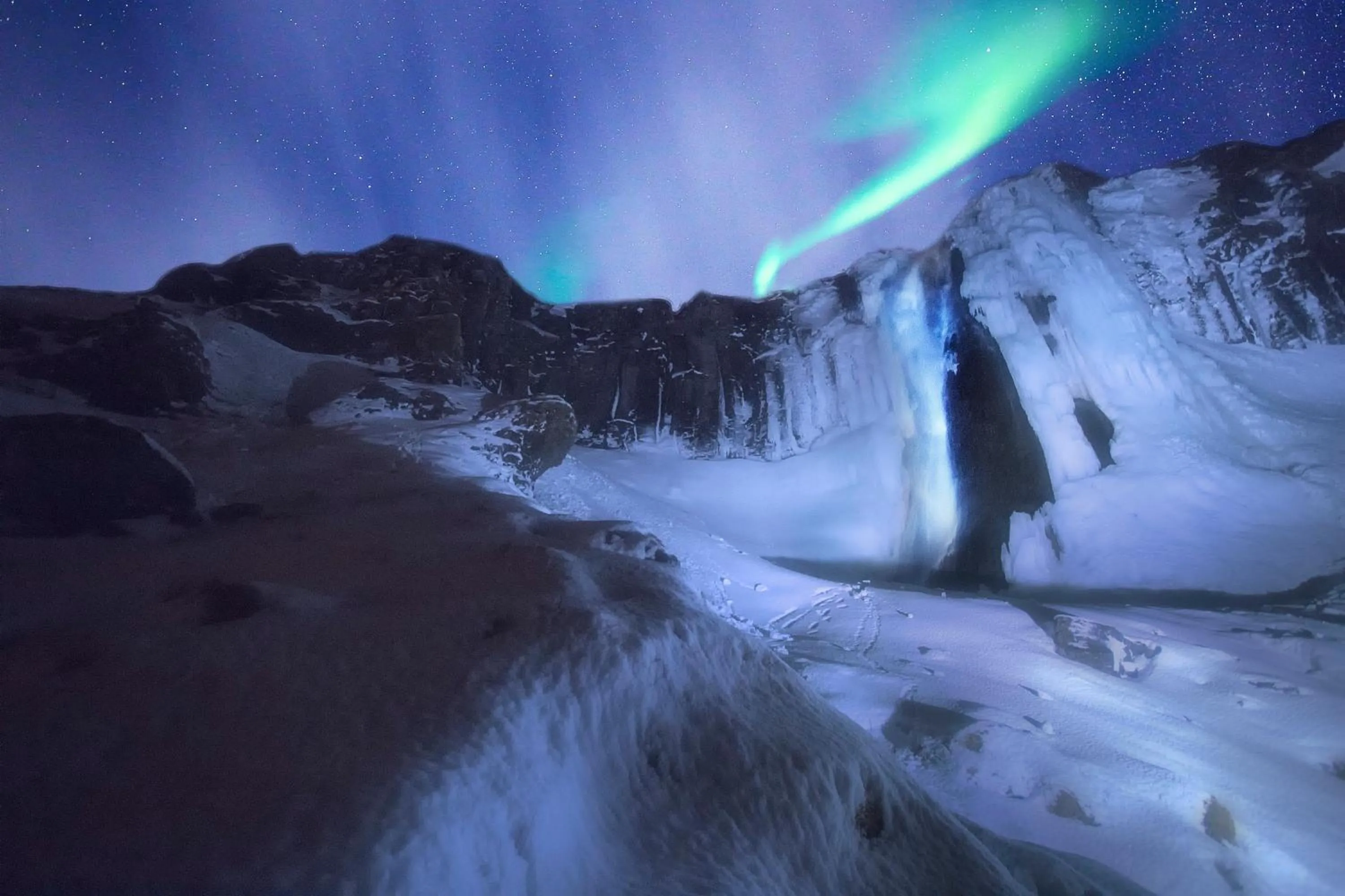 Winter in Við Hafið Guesthouse