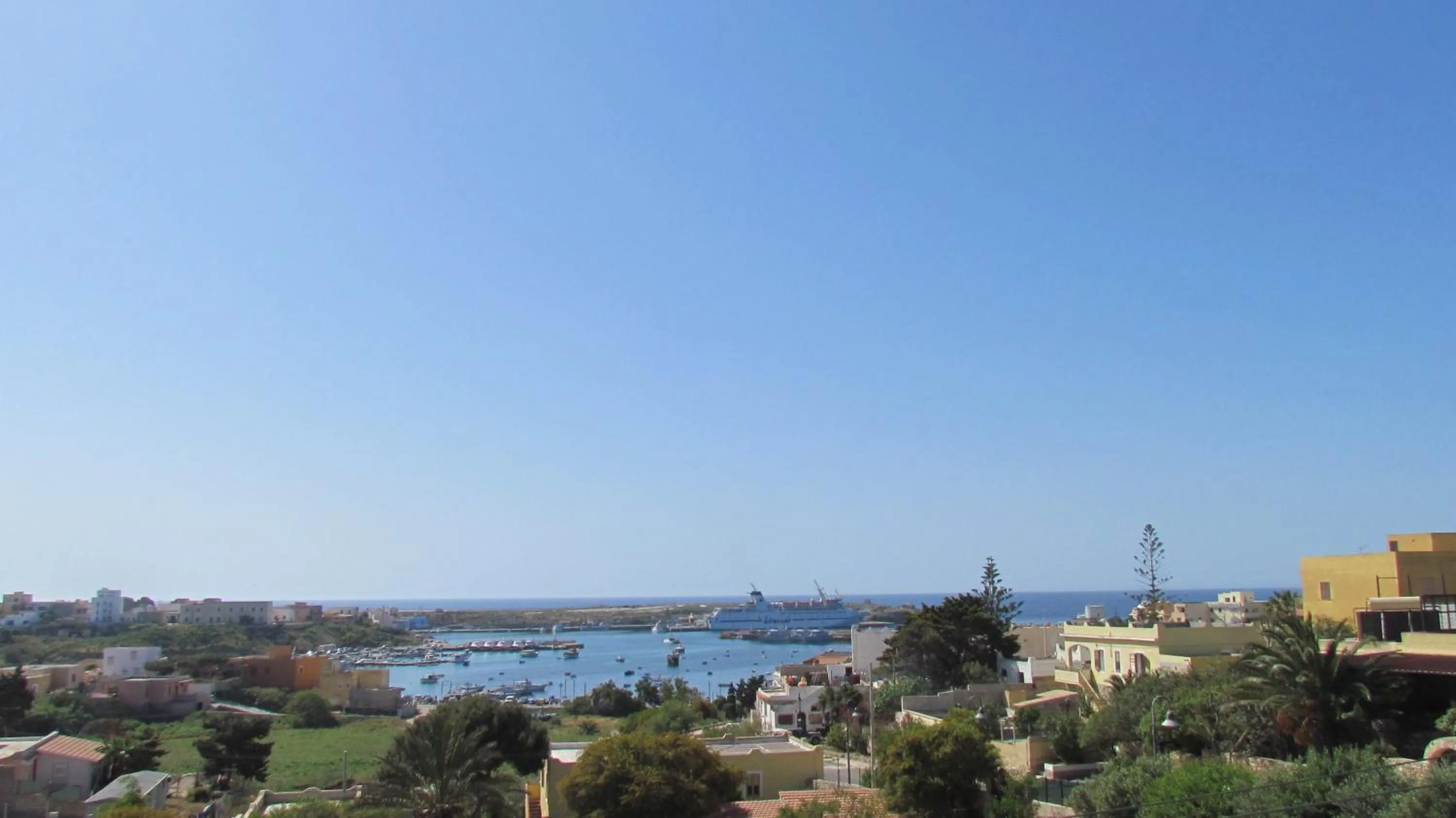 Day in Le Anfore Hotel - Lampedusa