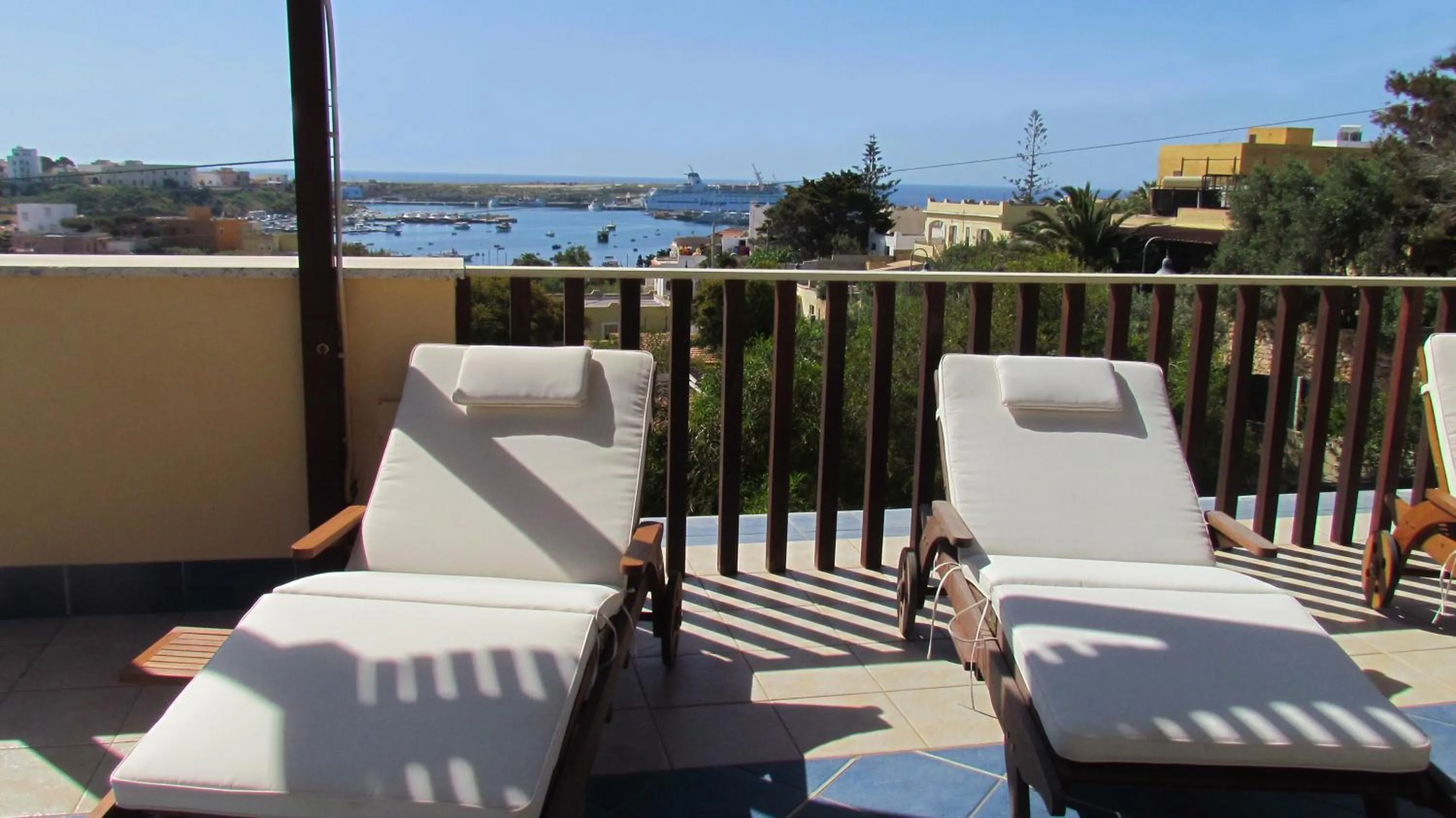 Day in Le Anfore Hotel - Lampedusa