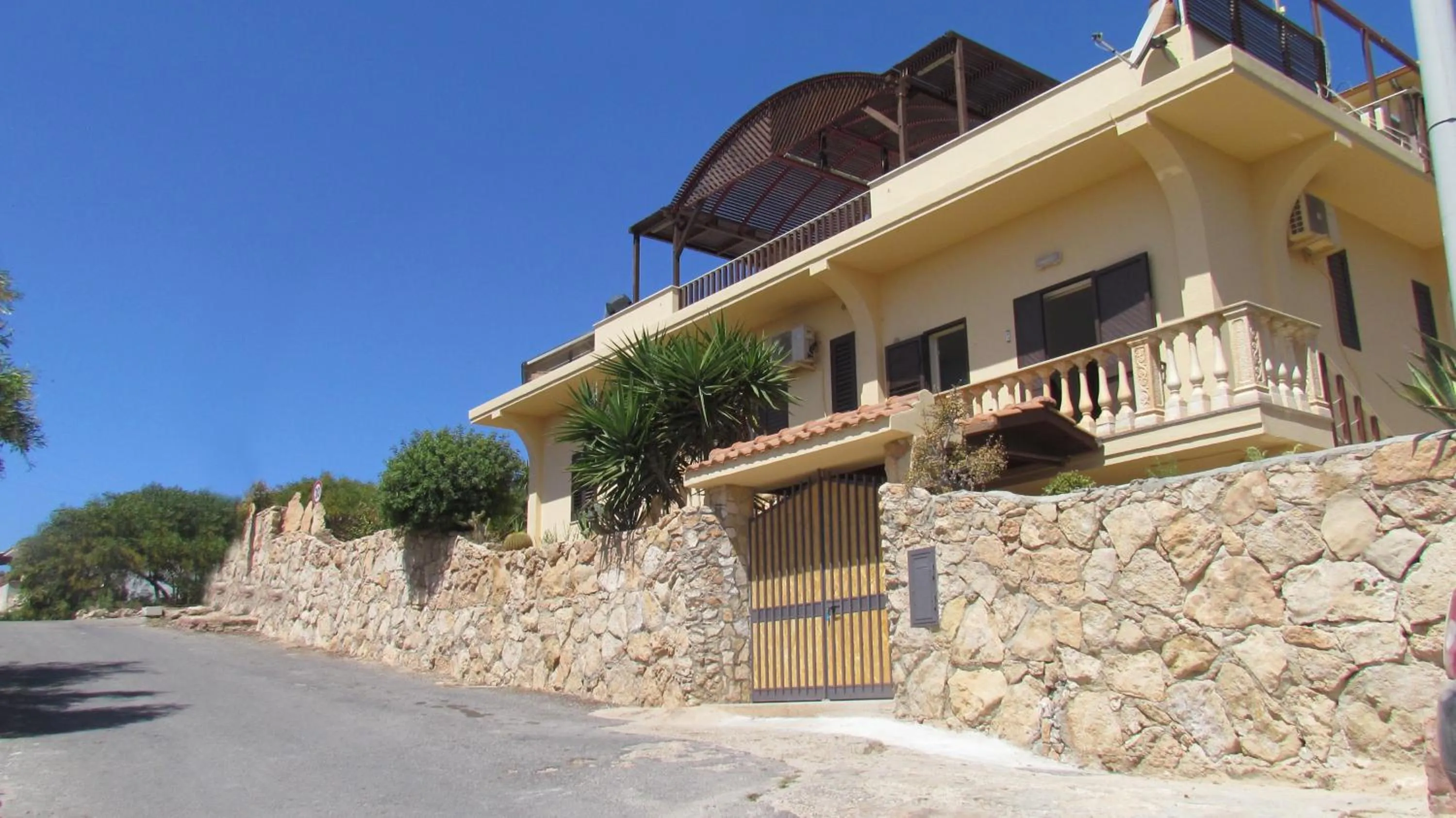 Property building in Le Anfore Hotel - Lampedusa
