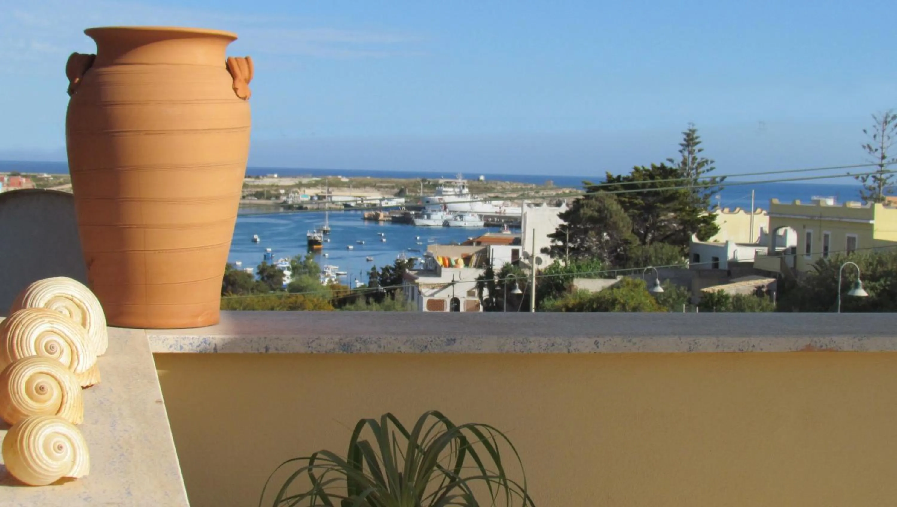 Day in Le Anfore Hotel - Lampedusa