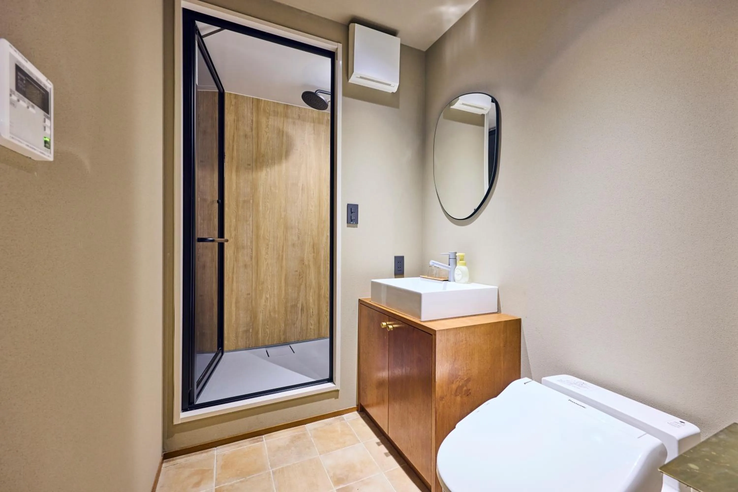 Photo of the whole room in Hotel Vintage Tokyo Meguro Fudomae