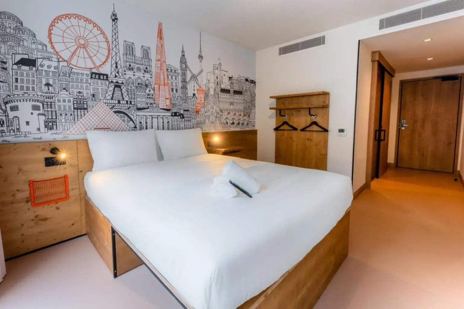 Bed in easyHotel Valencia Ciutat Vella Bed in easyHotel Valencia Ciutat Vella