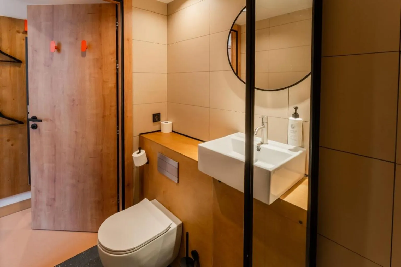 Bathroom in easyHotel Valencia Ciutat Vella