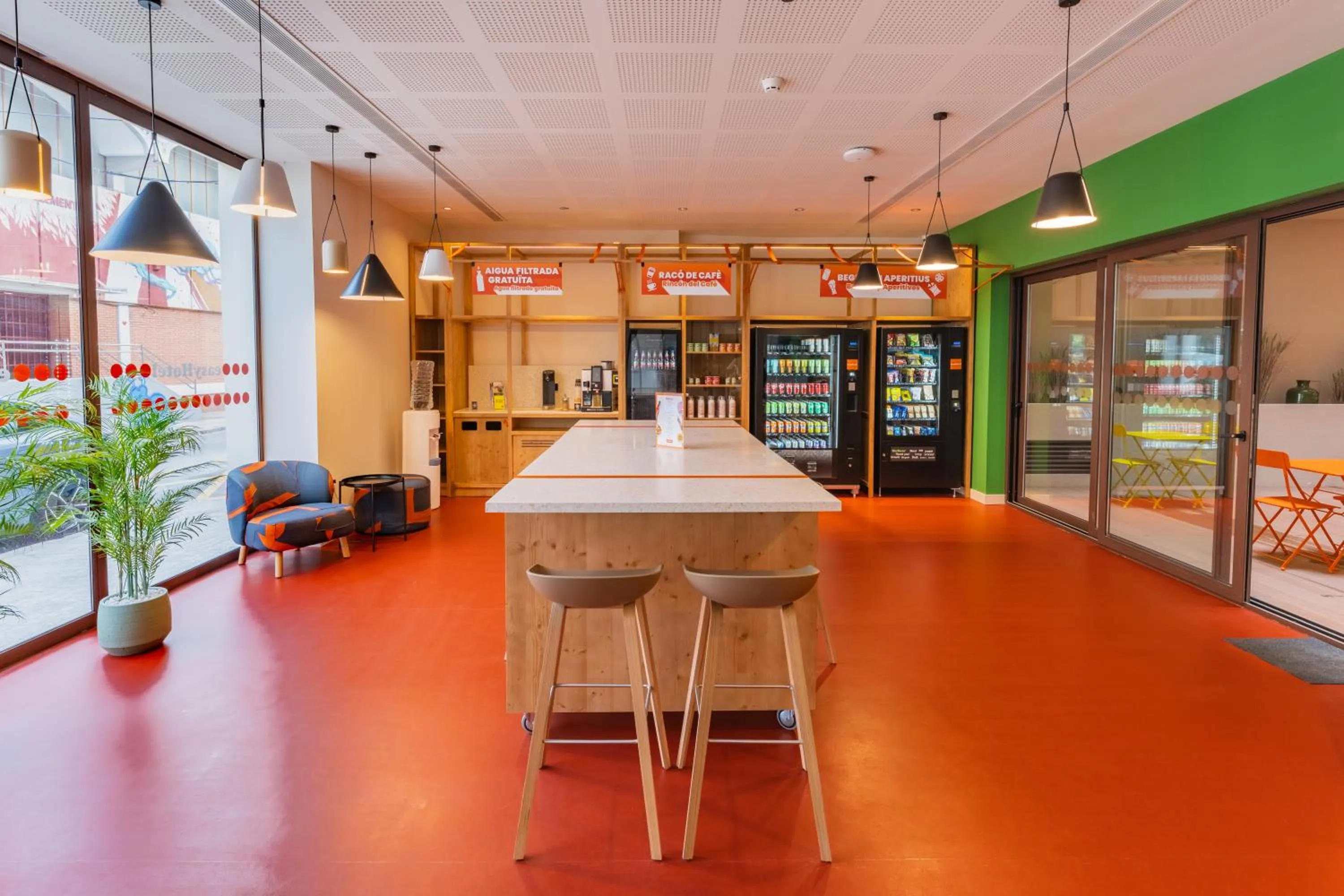 Coffee/tea facilities in easyHotel Valencia Ciutat Vella