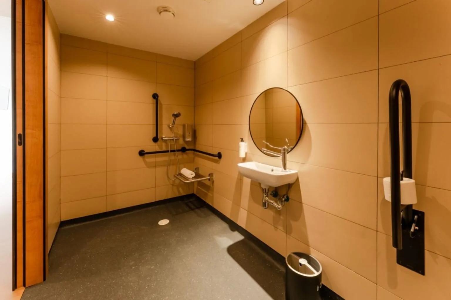 Facility for disabled guests in easyHotel Valencia Ciutat Vella