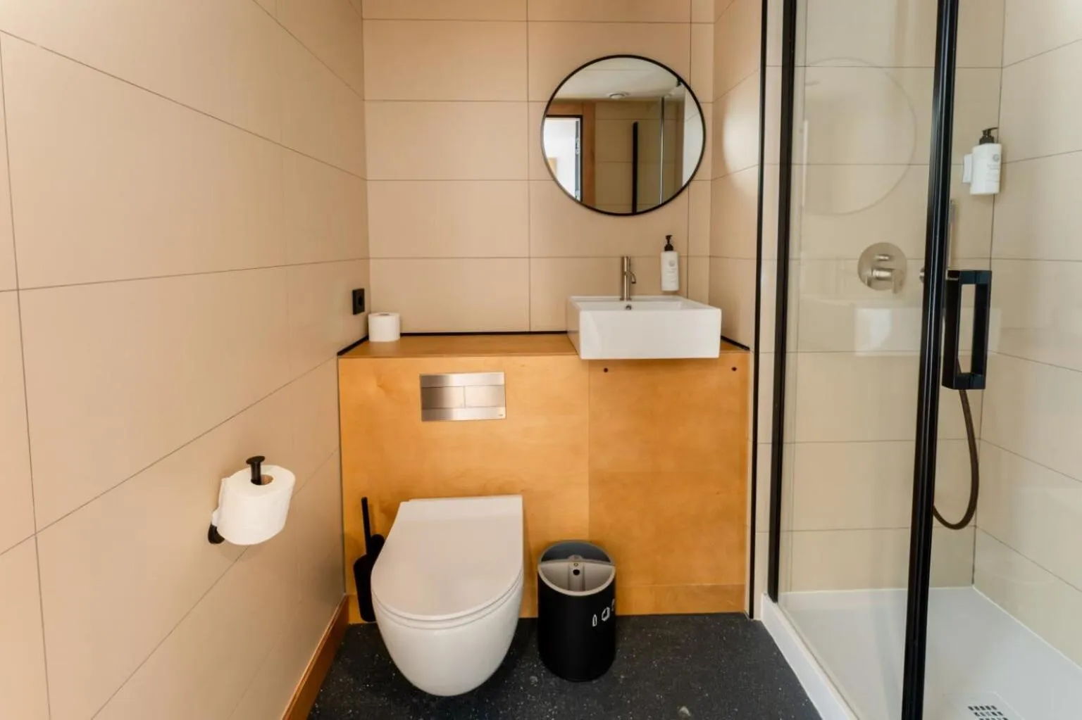 Shower in easyHotel Valencia Ciutat Vella