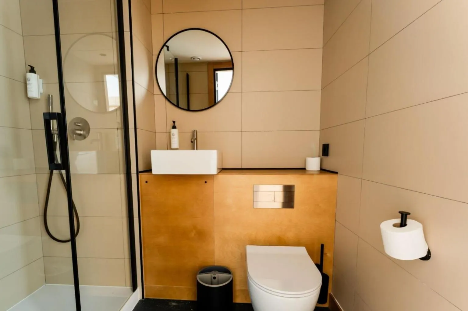 Shower in easyHotel Valencia Ciutat Vella