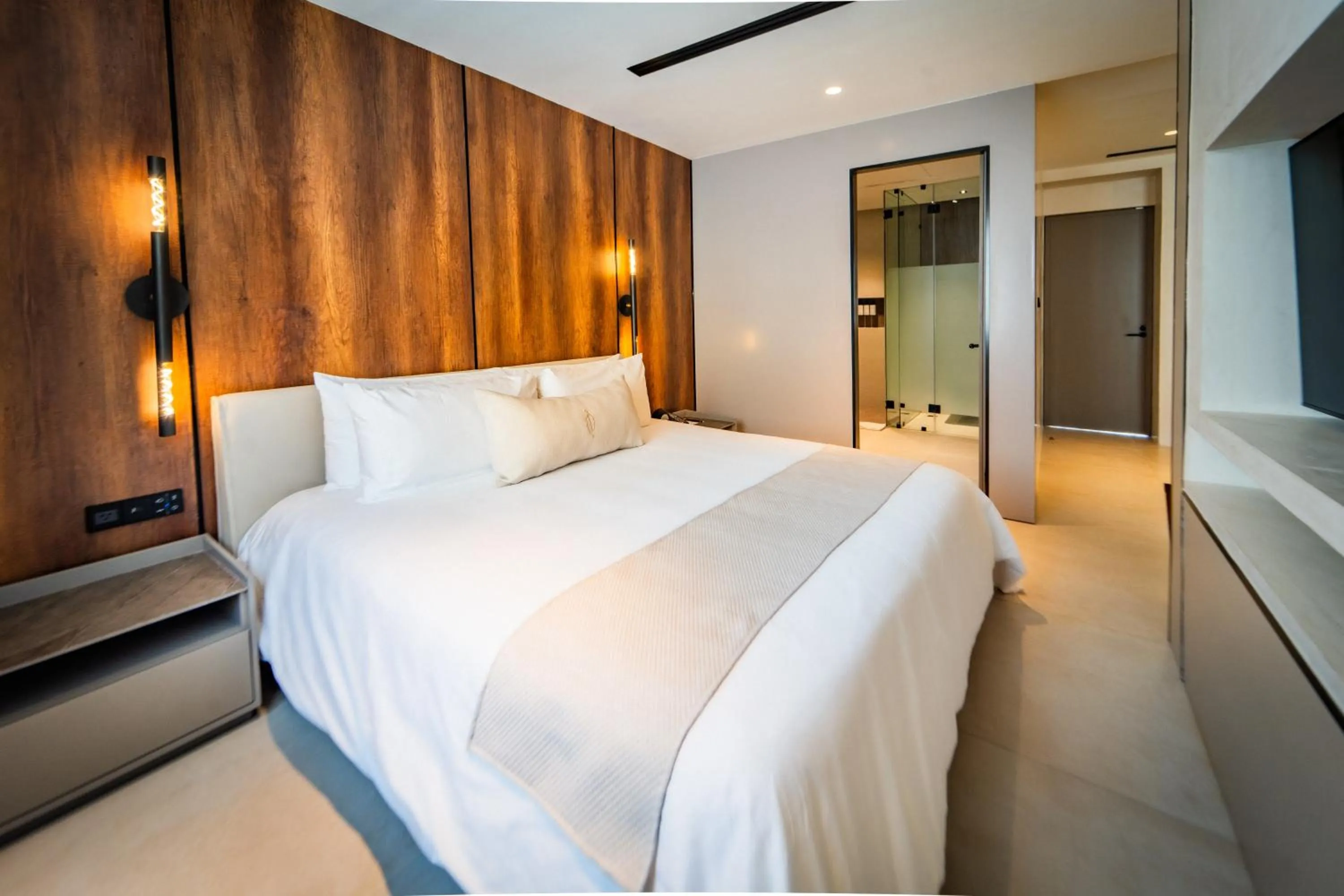 Photo of the whole room, Bed in Nohian Collection Hotels