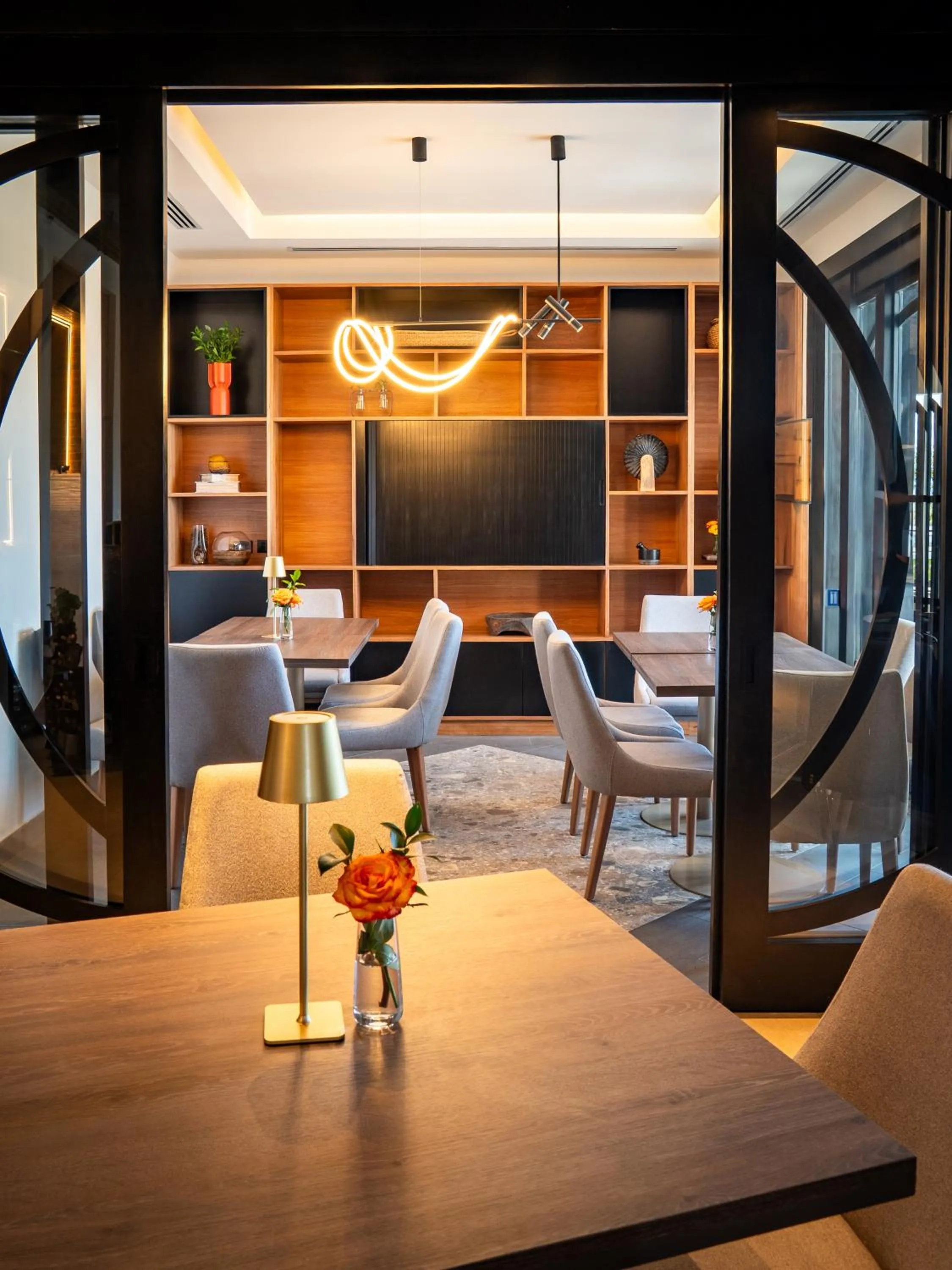 Restaurant/places to eat in Nohian Collection Hotels