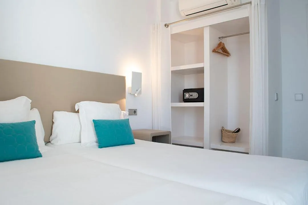 Photo of the whole room, Bed in Apartaments B-Llobet Sun & Confort