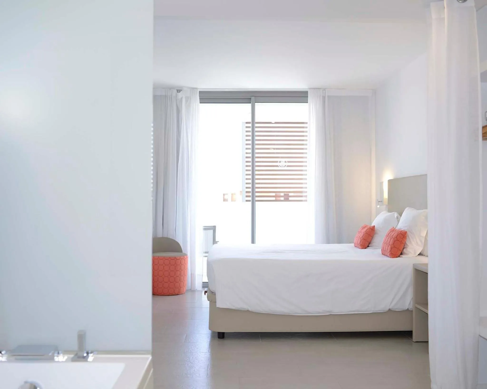 Bedroom, Bed in Apartaments B-Llobet Sun & Confort